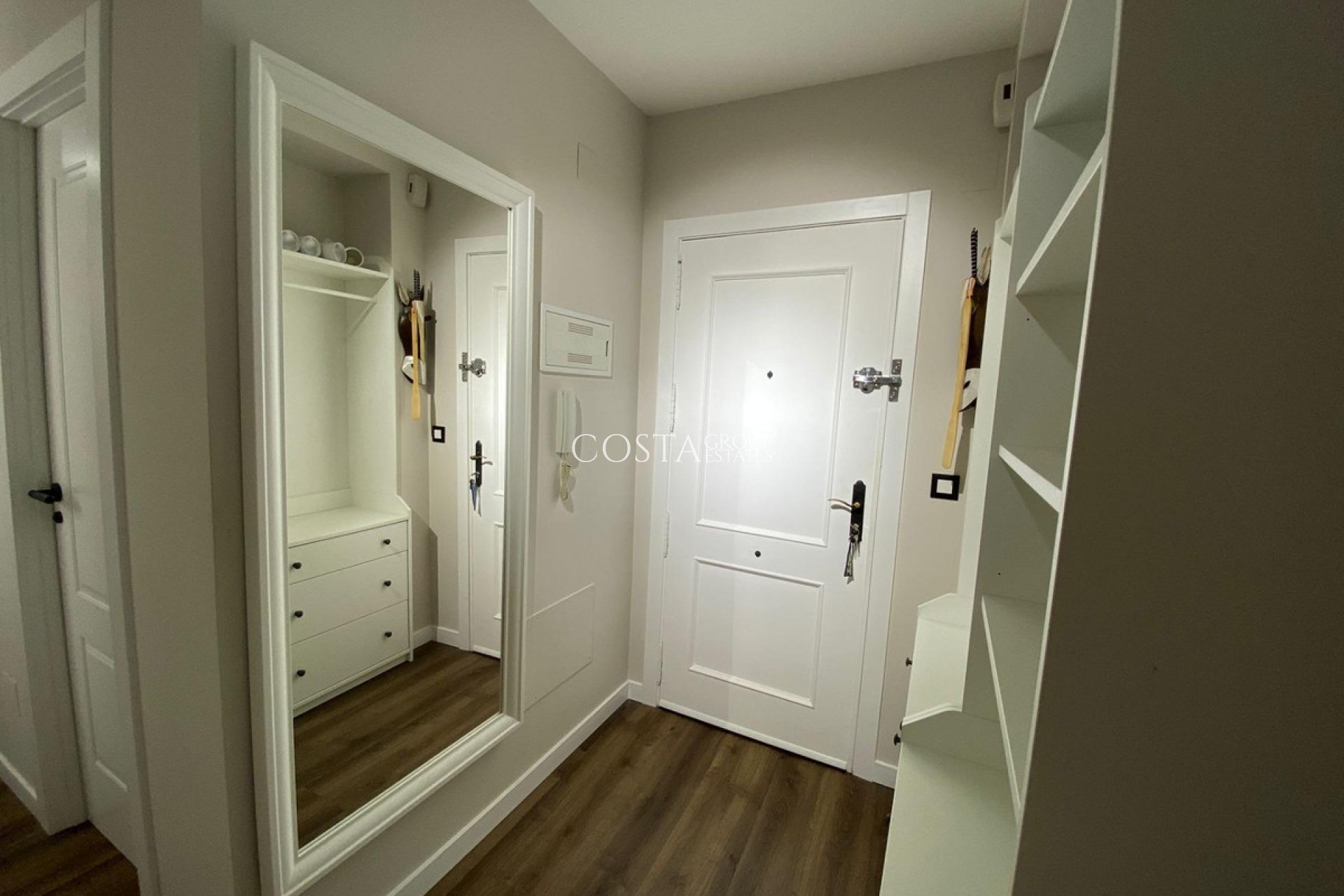 Resale - Apartments -
Torrevieja - Torrevieja Centro