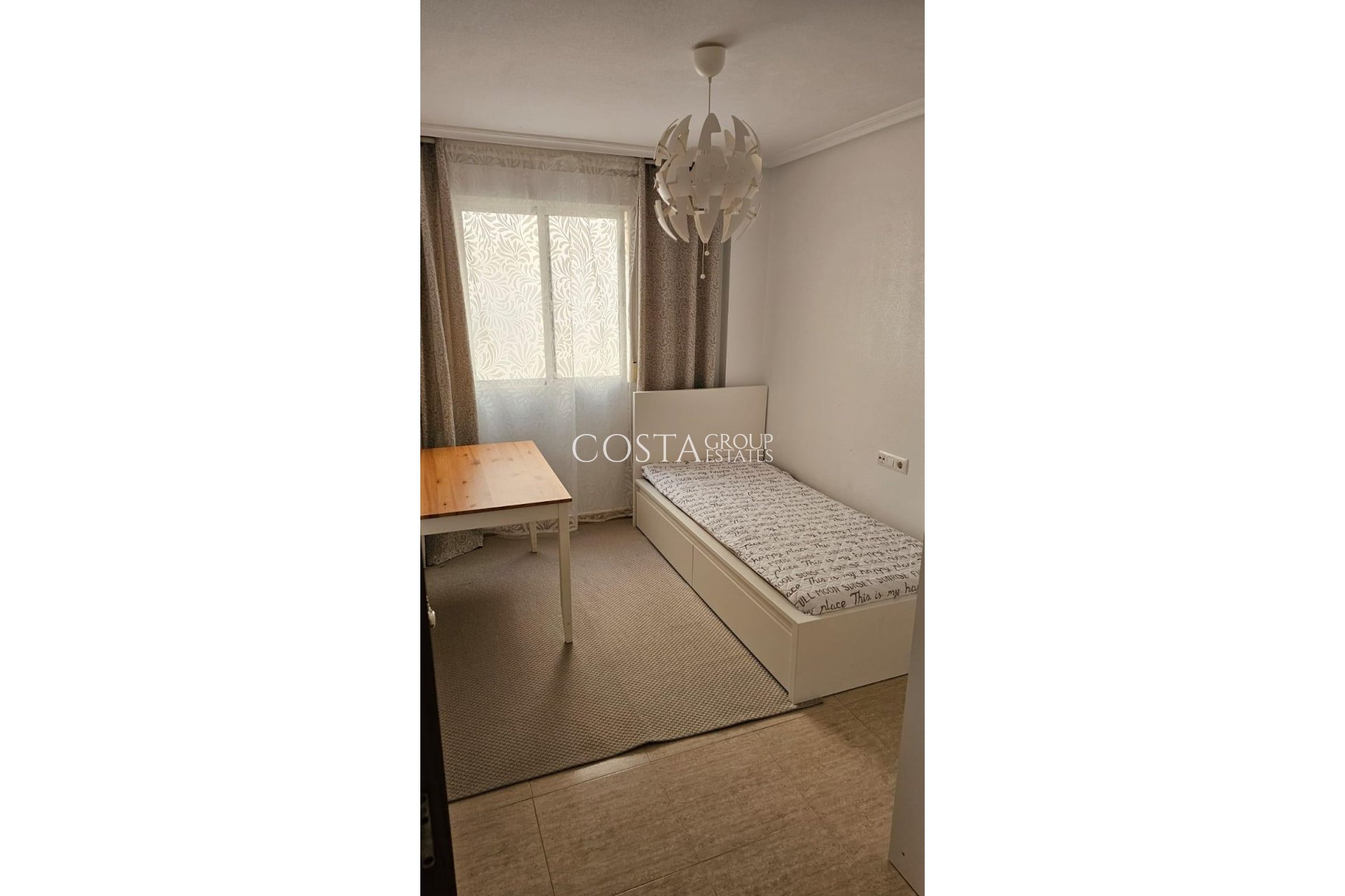 Resale - Apartments -
Torrevieja - Torrevieja Centro