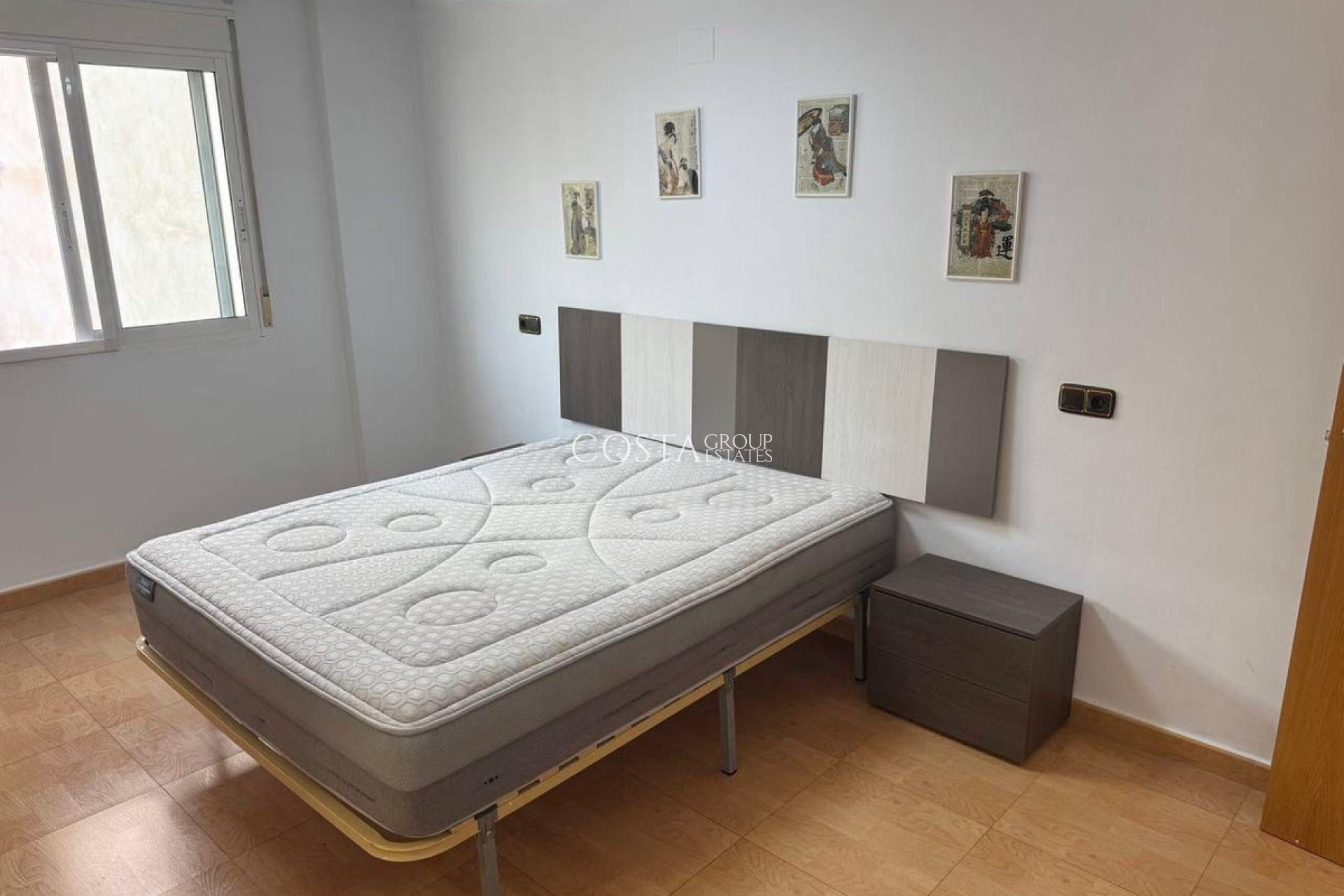 Resale - Apartments -
Torrevieja - Torrevieja Centro