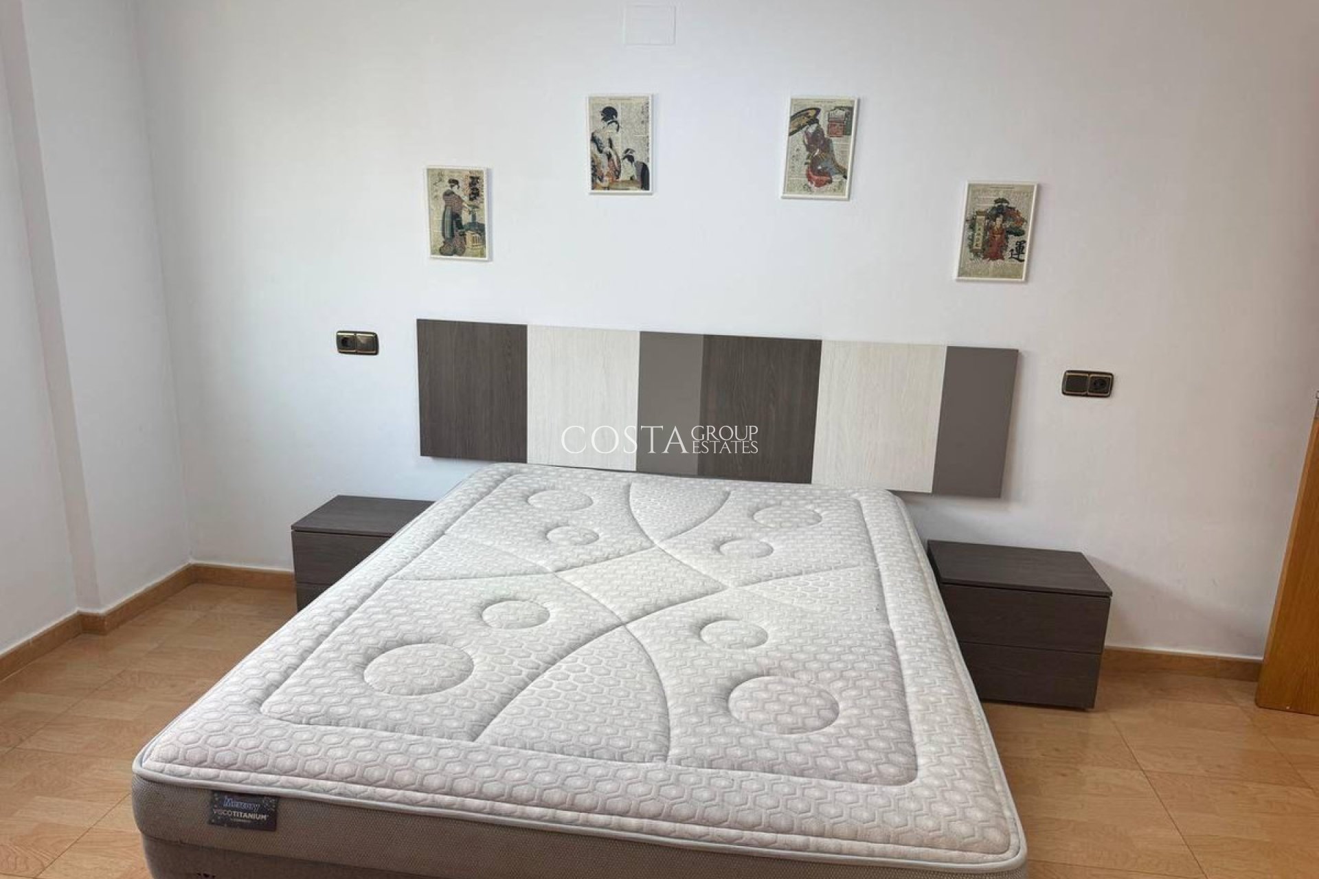 Resale - Apartments -
Torrevieja - Torrevieja Centro