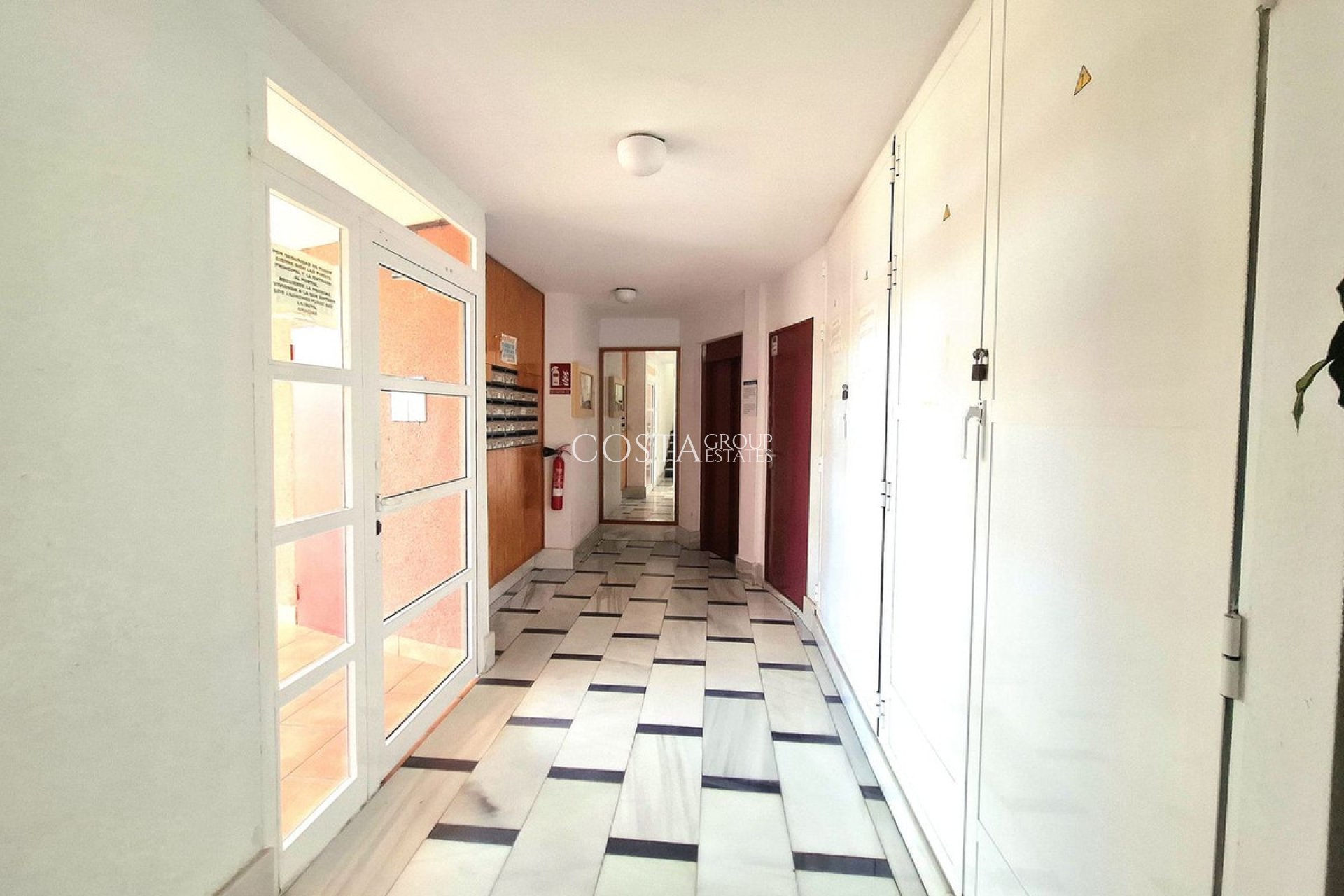 Resale - Apartments -
Torrevieja - Torrevieja Centro