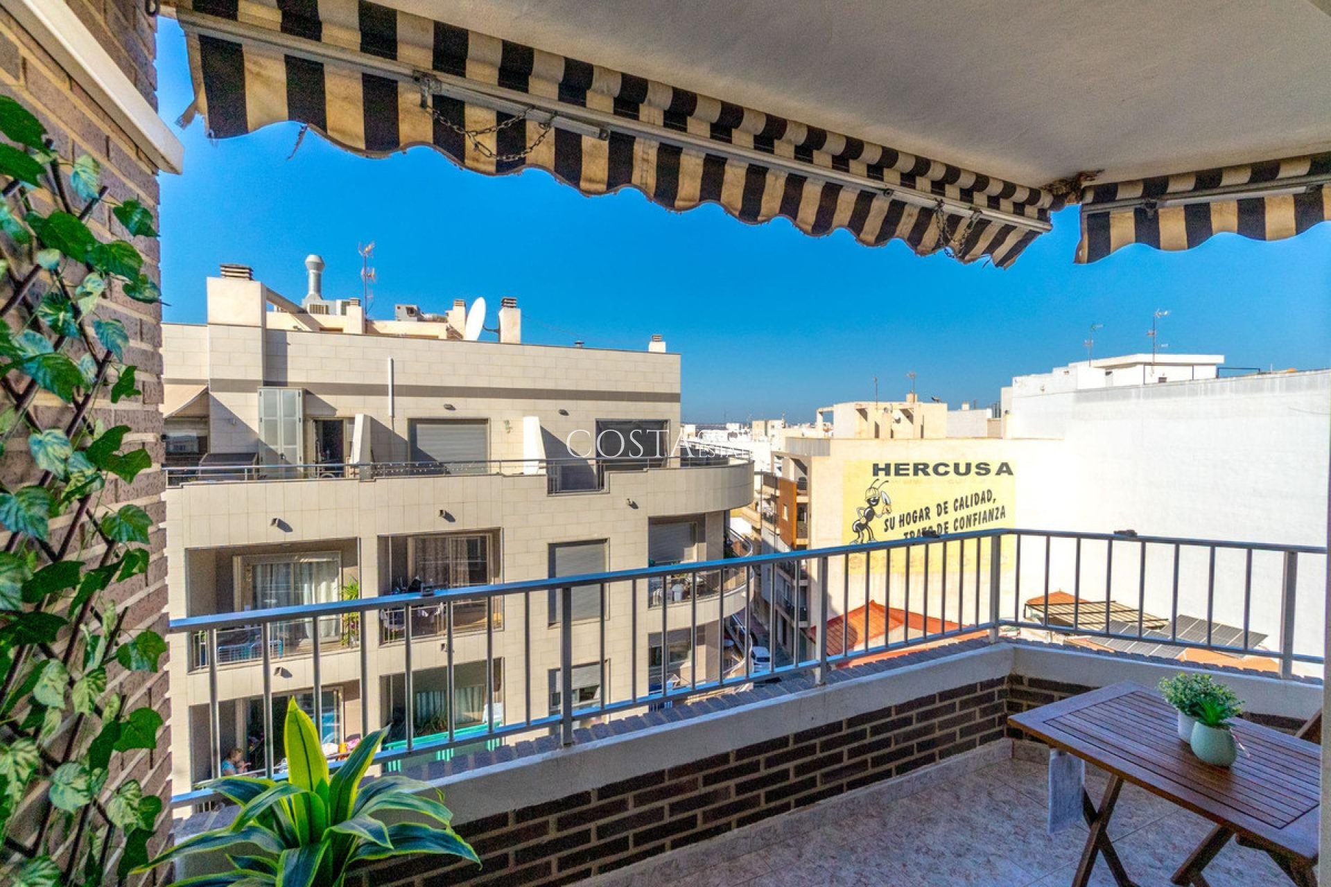 Resale - Apartments -
Torrevieja - Torrevieja Centro