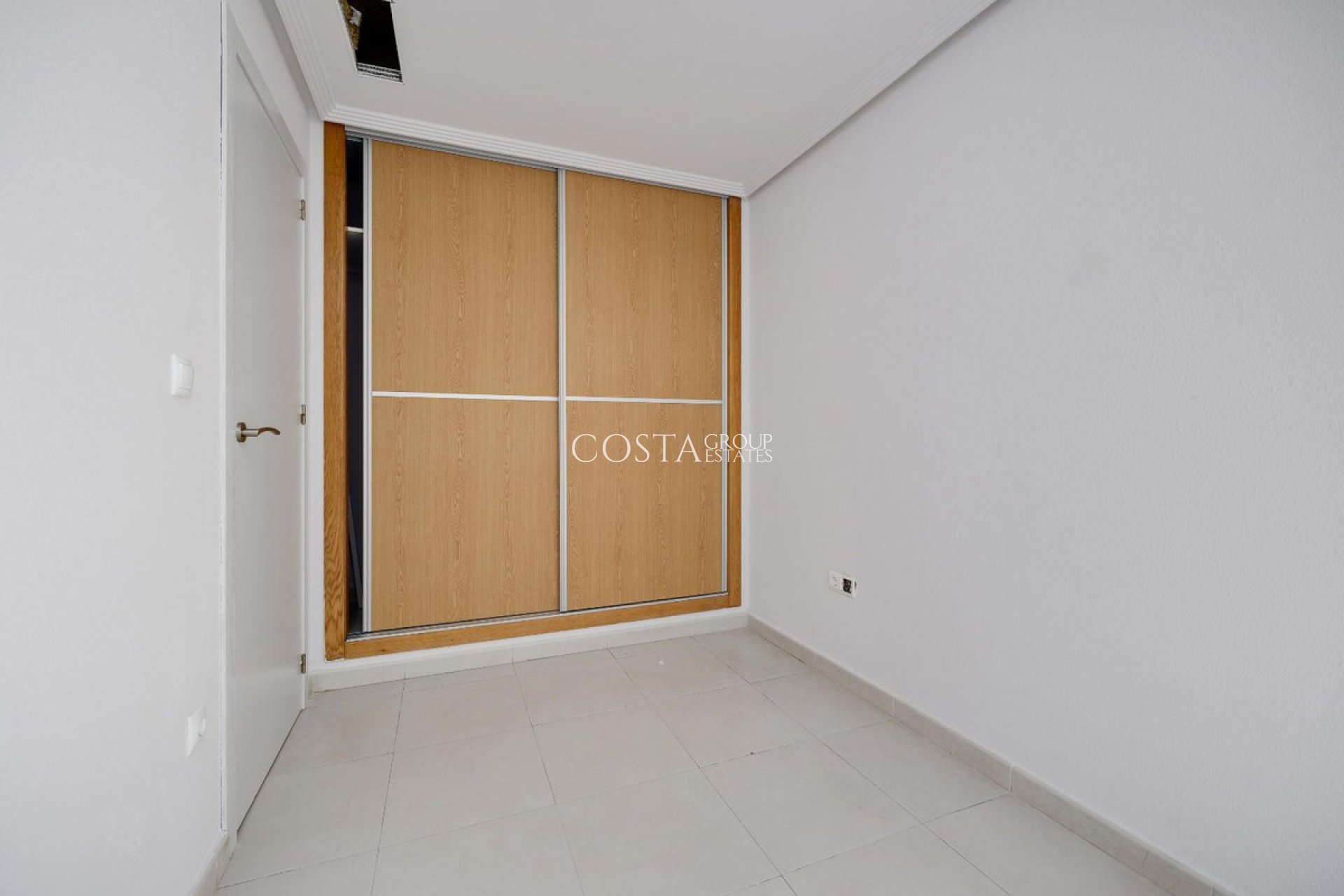 Resale - Apartments -
Torrevieja - Torrevieja Centro