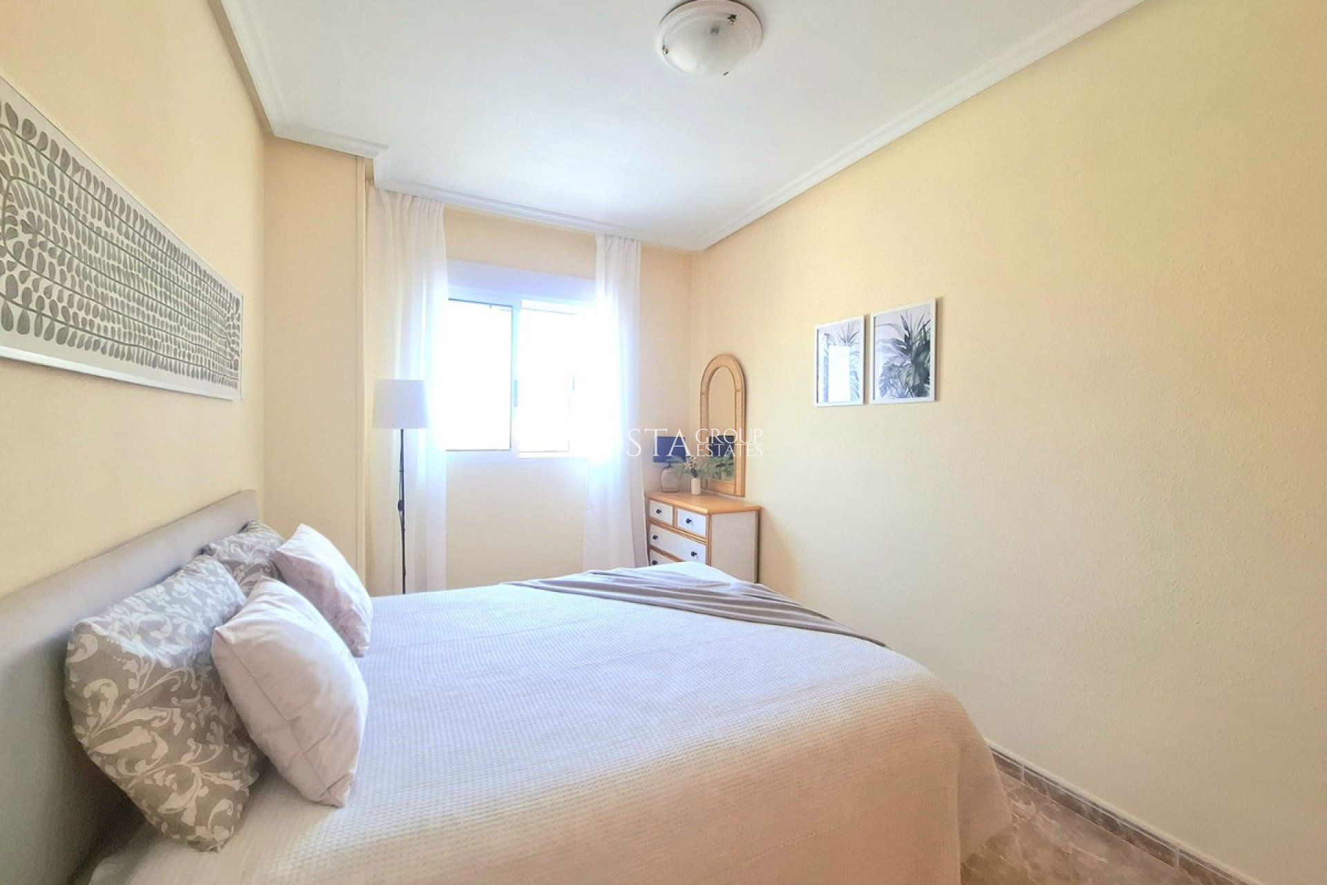 Resale - Apartments -
Torrevieja - Torrevieja Centro