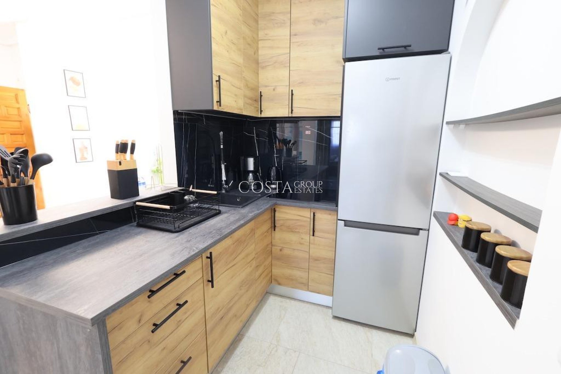 Resale - Apartments -
Torrevieja - Torrevieja Centro