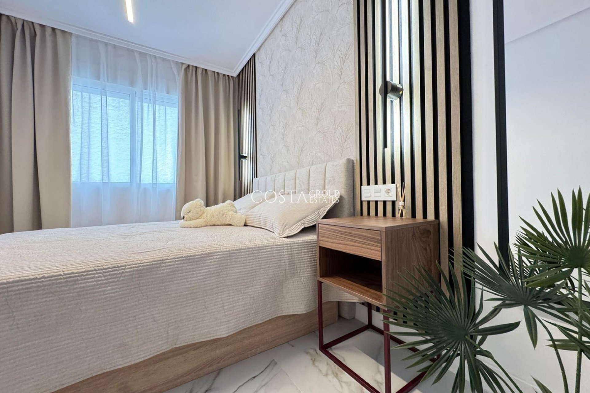 Resale - Apartments -
Torrevieja - Torrevieja Centro