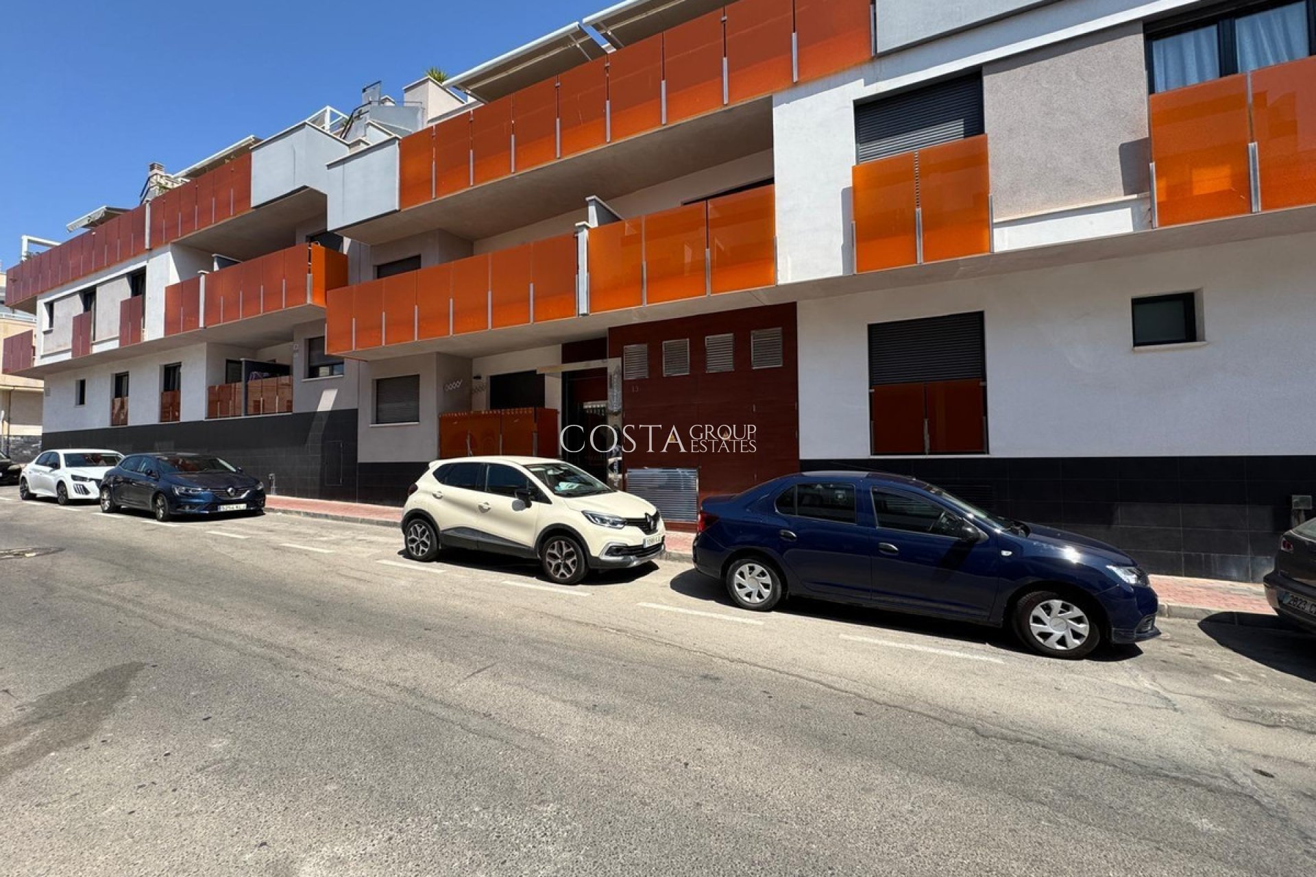 Resale - Apartments -
Torrevieja - Torrevieja Centro