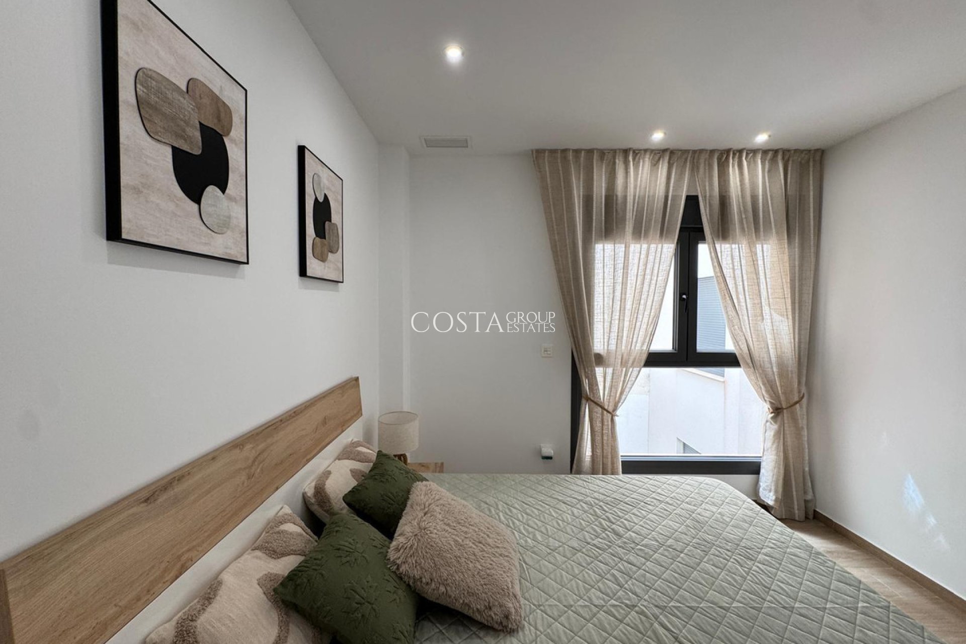 Resale - Apartments -
Torrevieja - Torrevieja Centro