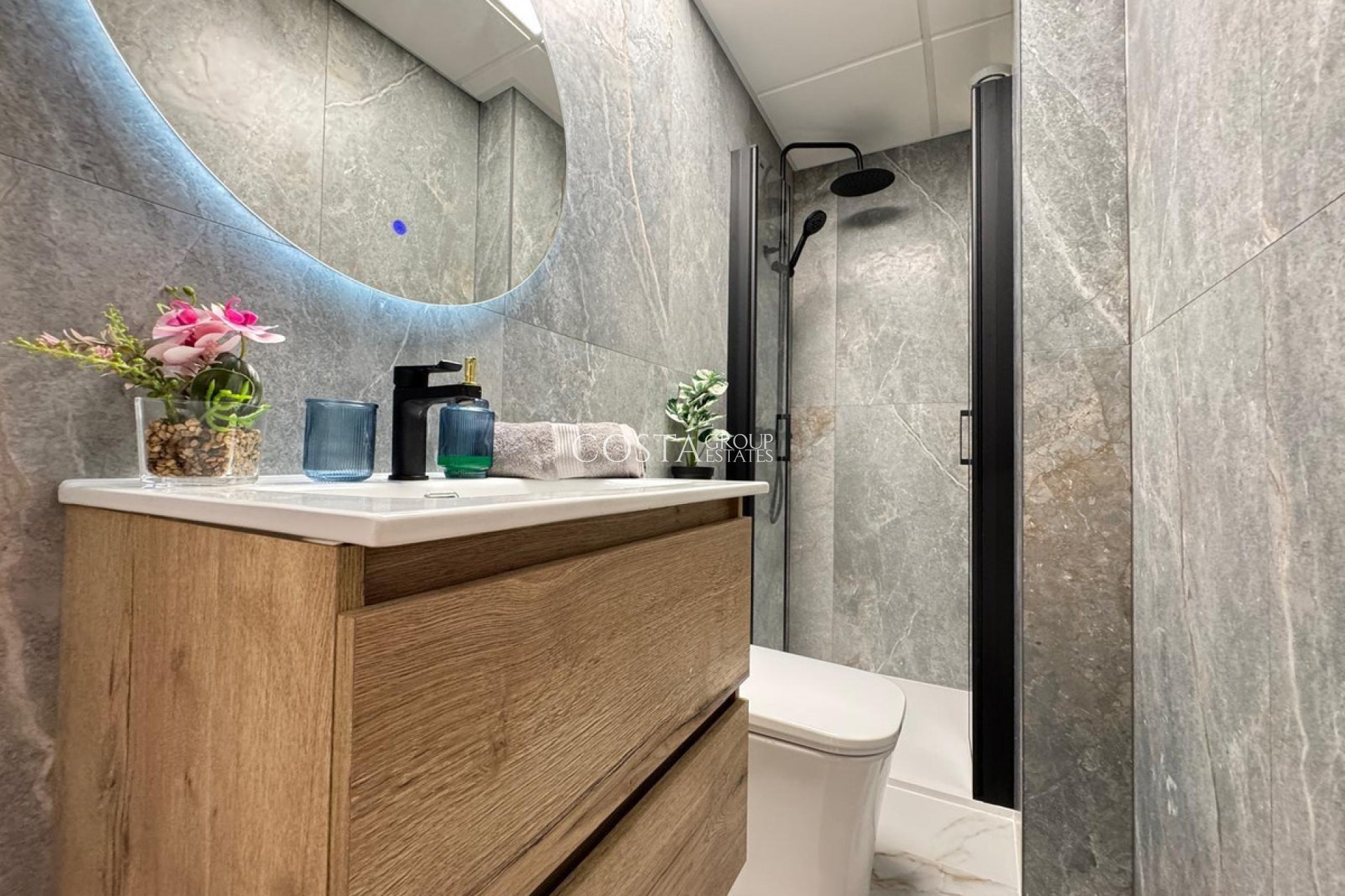 Resale - Apartments -
Torrevieja - Torrevieja Centro