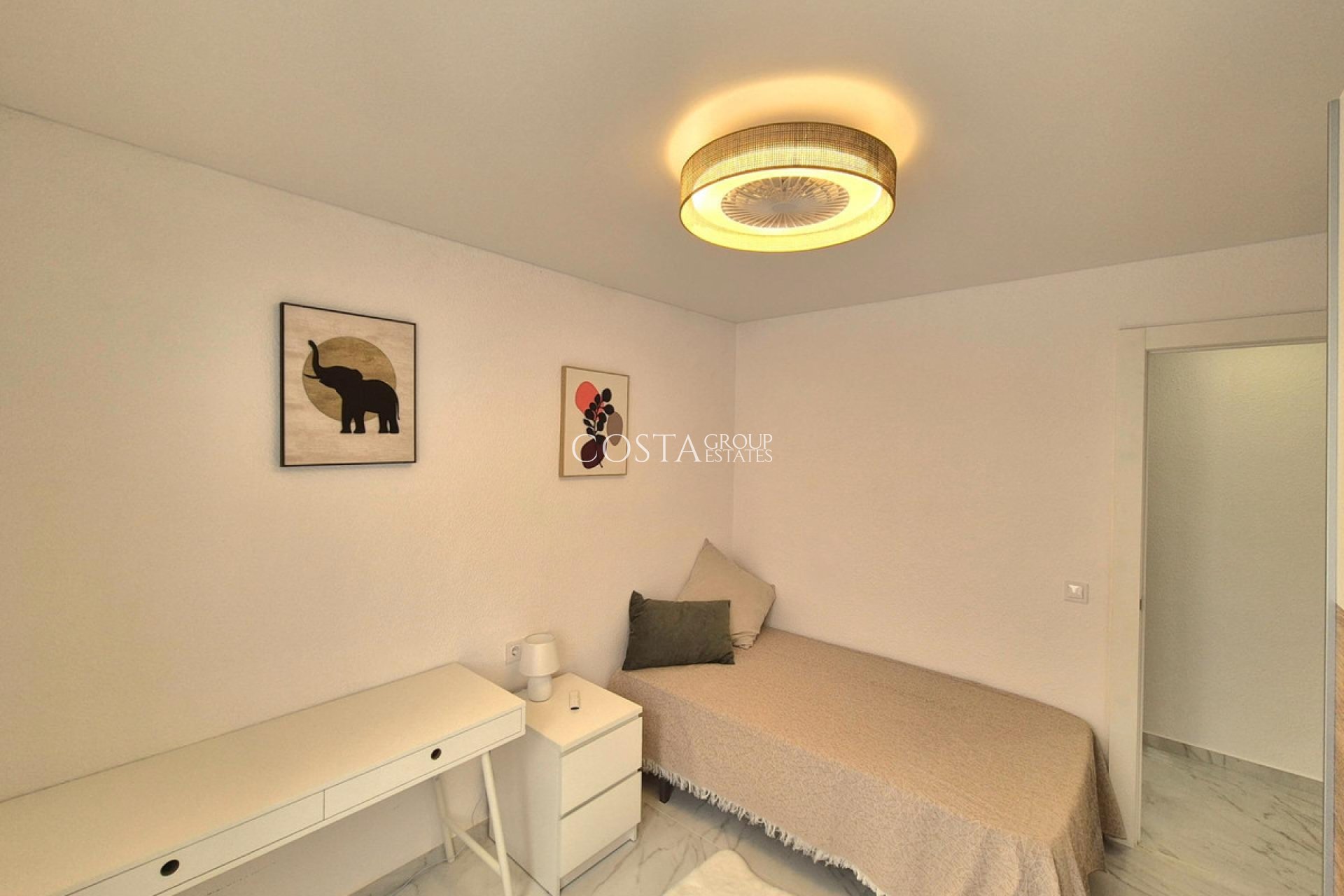 Resale - Apartments -
Torrevieja - Torrevieja Centro