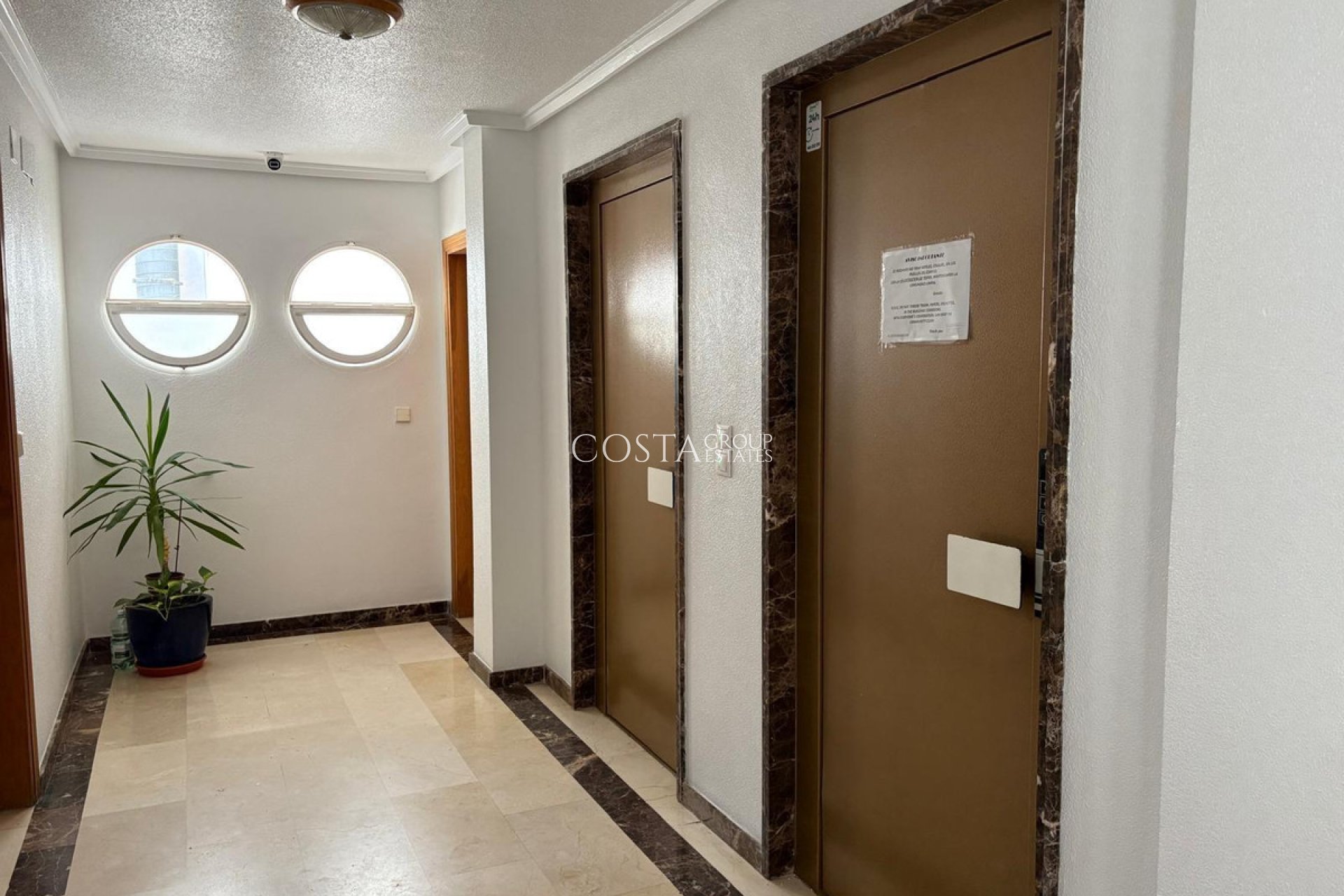 Resale - Apartments -
Torrevieja - Torrevieja Centro