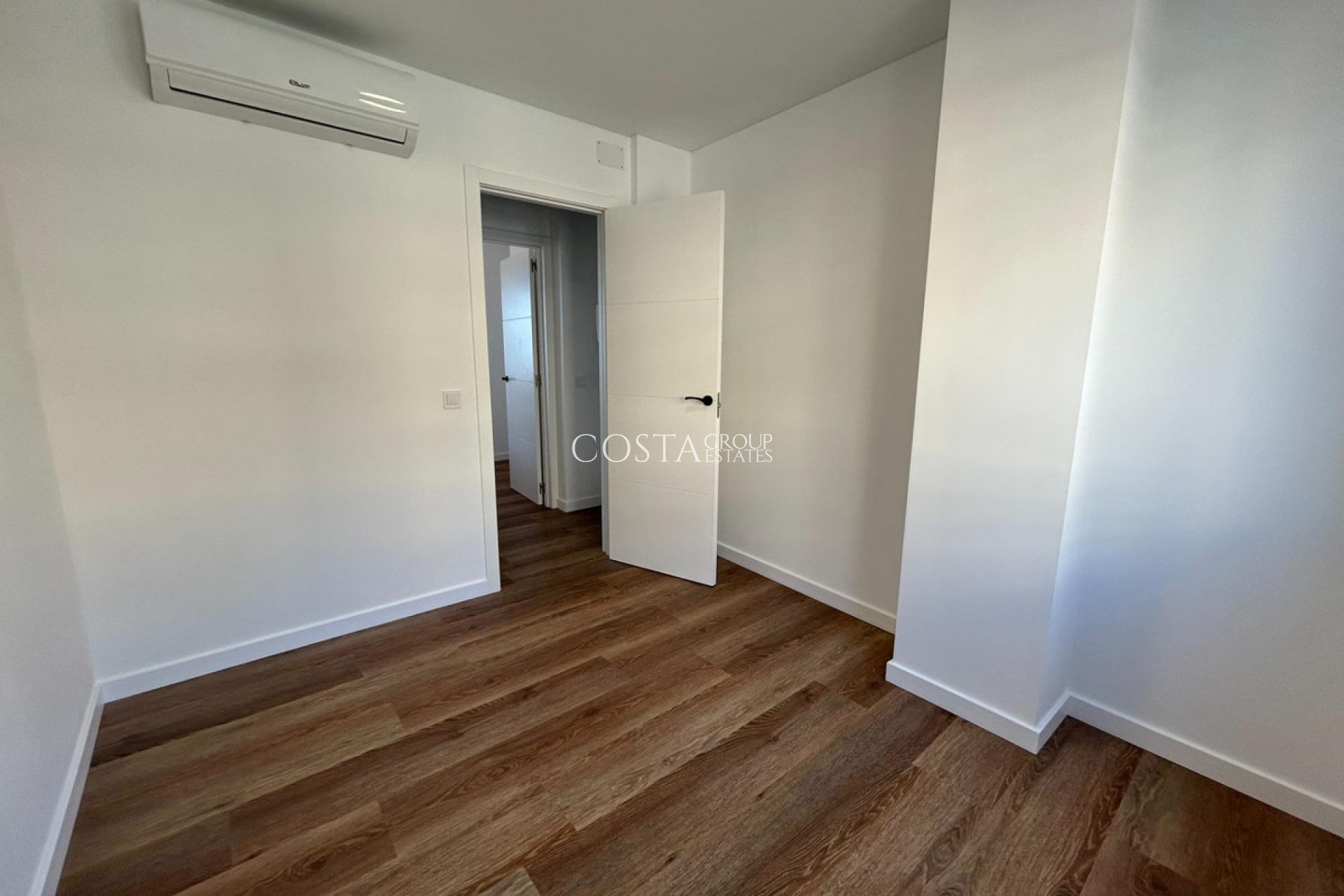 Resale - Apartments -
Torrevieja - Torrevieja Centro