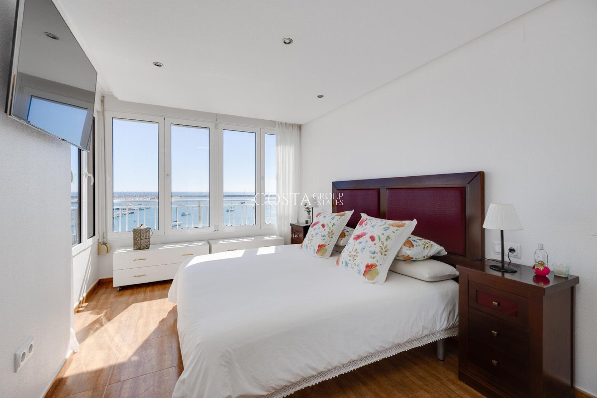 Resale - Apartments -
Torrevieja - Torrevieja Centro