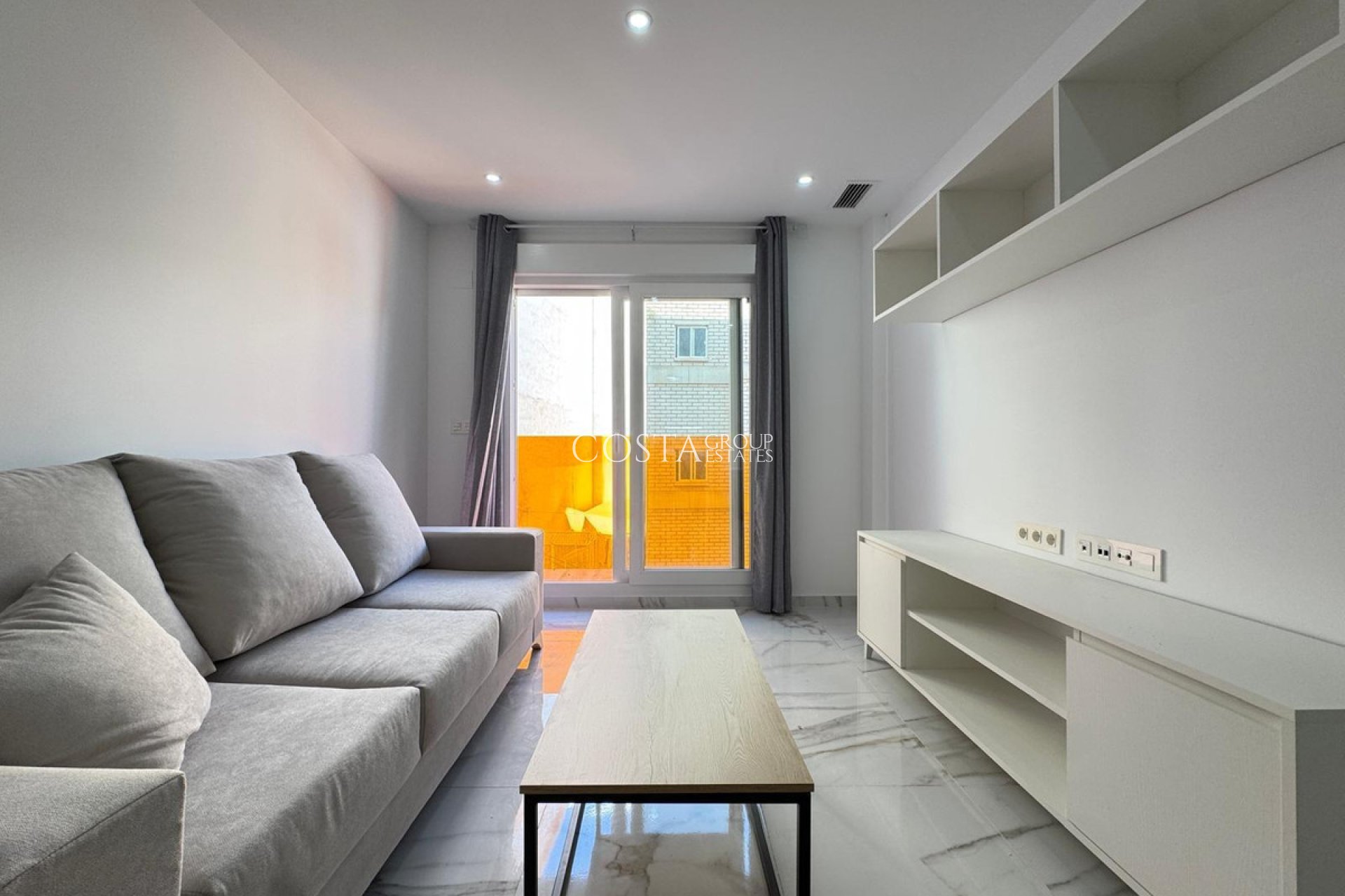 Resale - Apartments -
Torrevieja - Torrevieja Centro