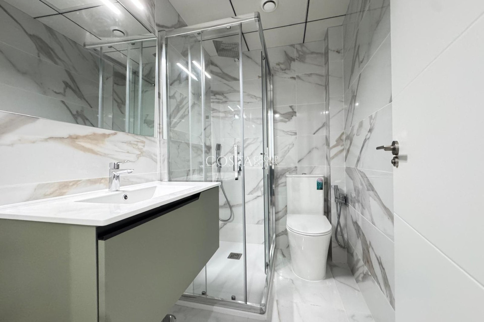 Resale - Apartments -
Torrevieja - Torrevieja Centro