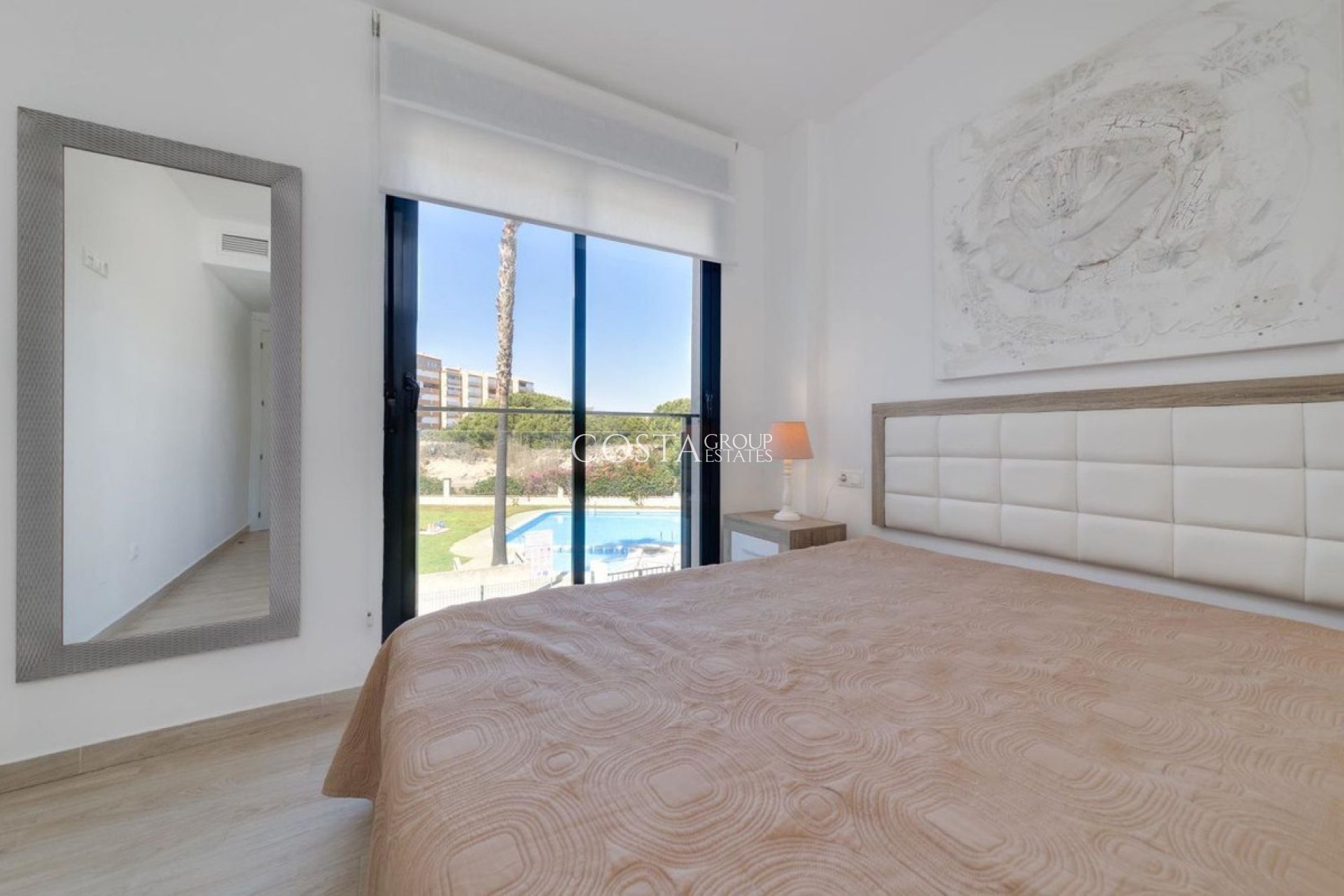 Resale - Apartments -
Torrevieja - Torrevieja Centro