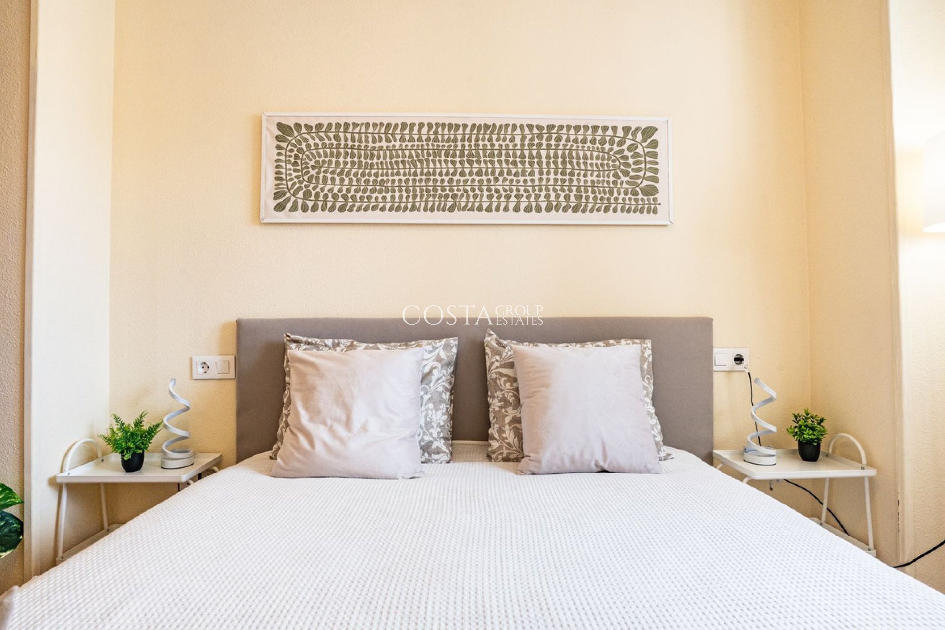 Resale - Apartments -
Torrevieja - Torrevieja Centro