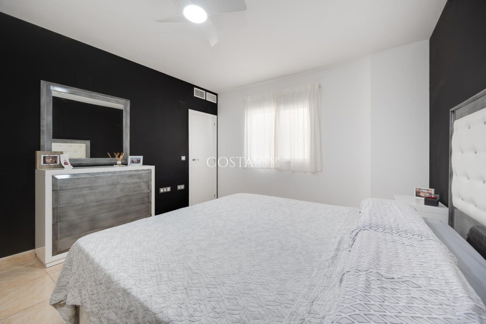 Resale - Apartments -
Torrevieja - Torrevieja Centro