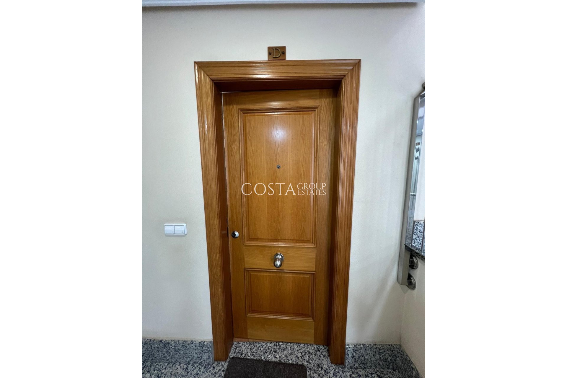 Resale - Apartments -
Torrevieja - Torrevieja Centro