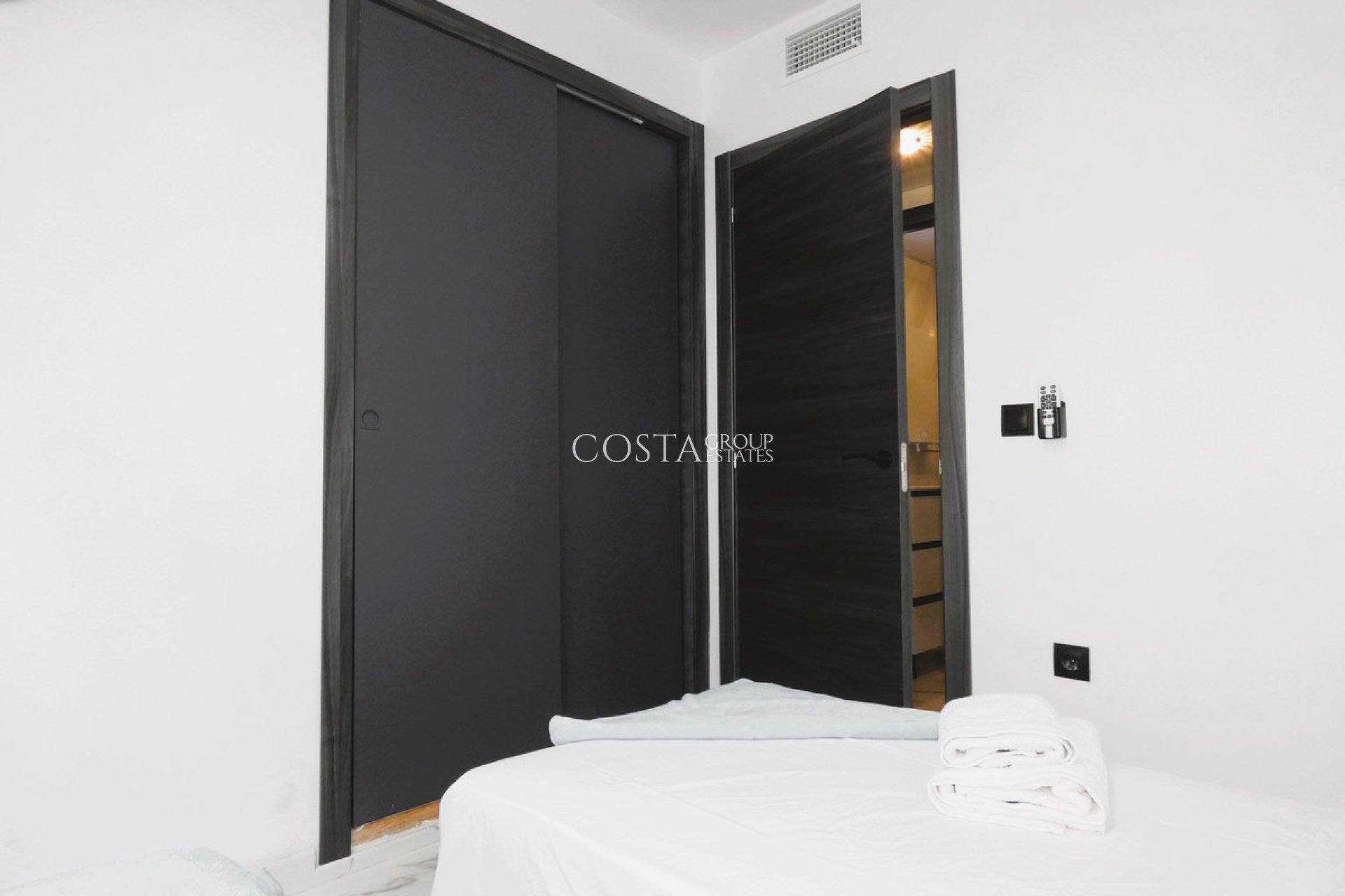 Resale - Apartments -
Torrevieja - Torrevieja Centro