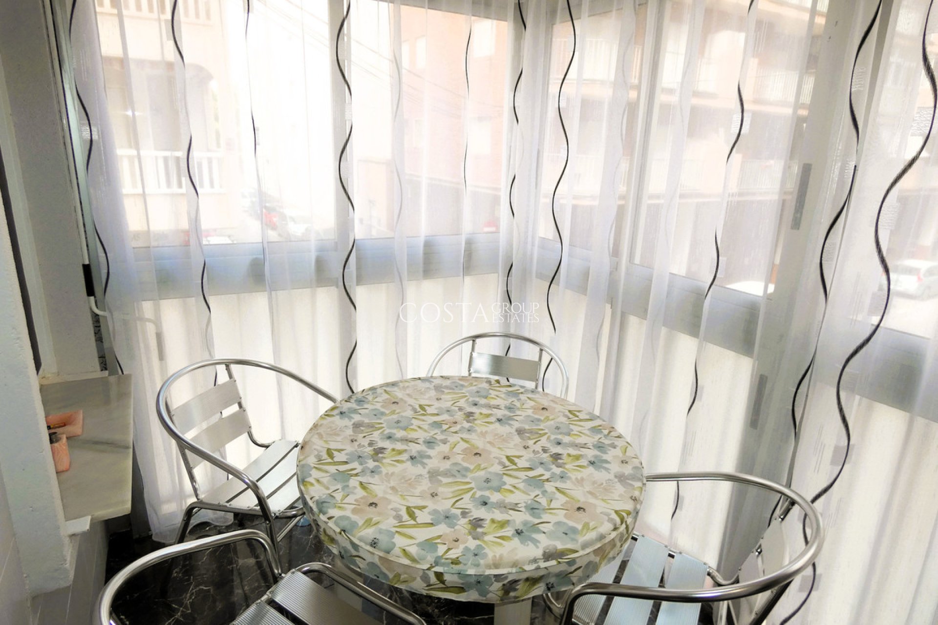 Resale - Apartments -
Torrevieja - Torrevieja Centro