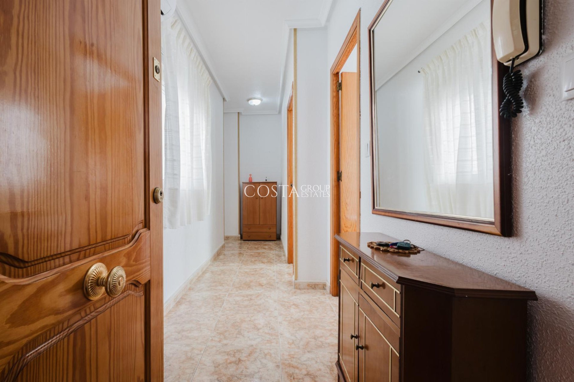 Resale - Apartments -
Torrevieja - Torrevieja Centro