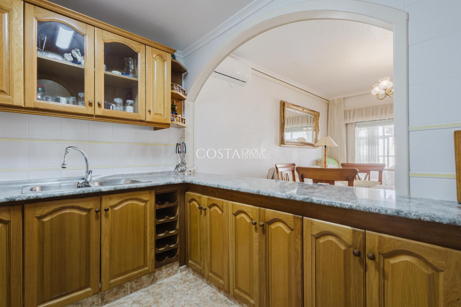 Resale - Apartments -
Torrevieja - Torrevieja Centro