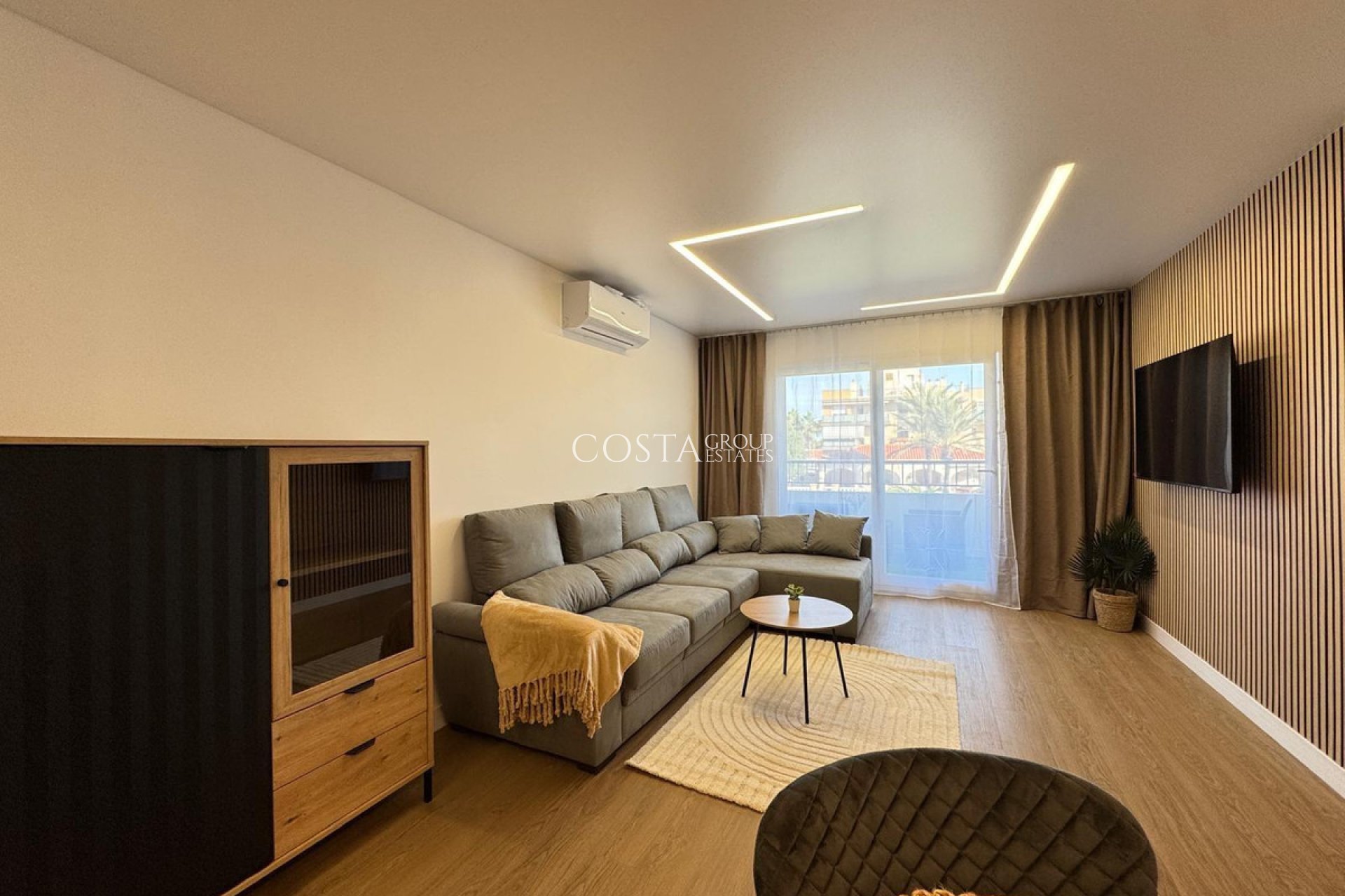 Resale - Apartments -
Torrevieja - Torrevieja Centro