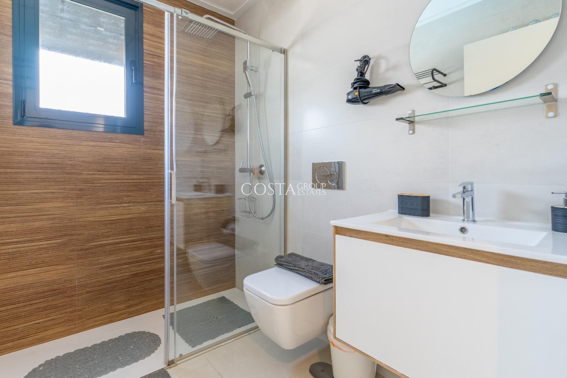 Resale - Apartments -
Torrevieja - Torrevieja Centro