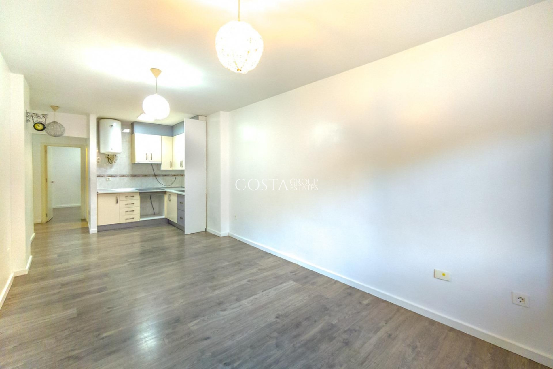 Resale - Apartments -
Torrevieja - Torrevieja Centro