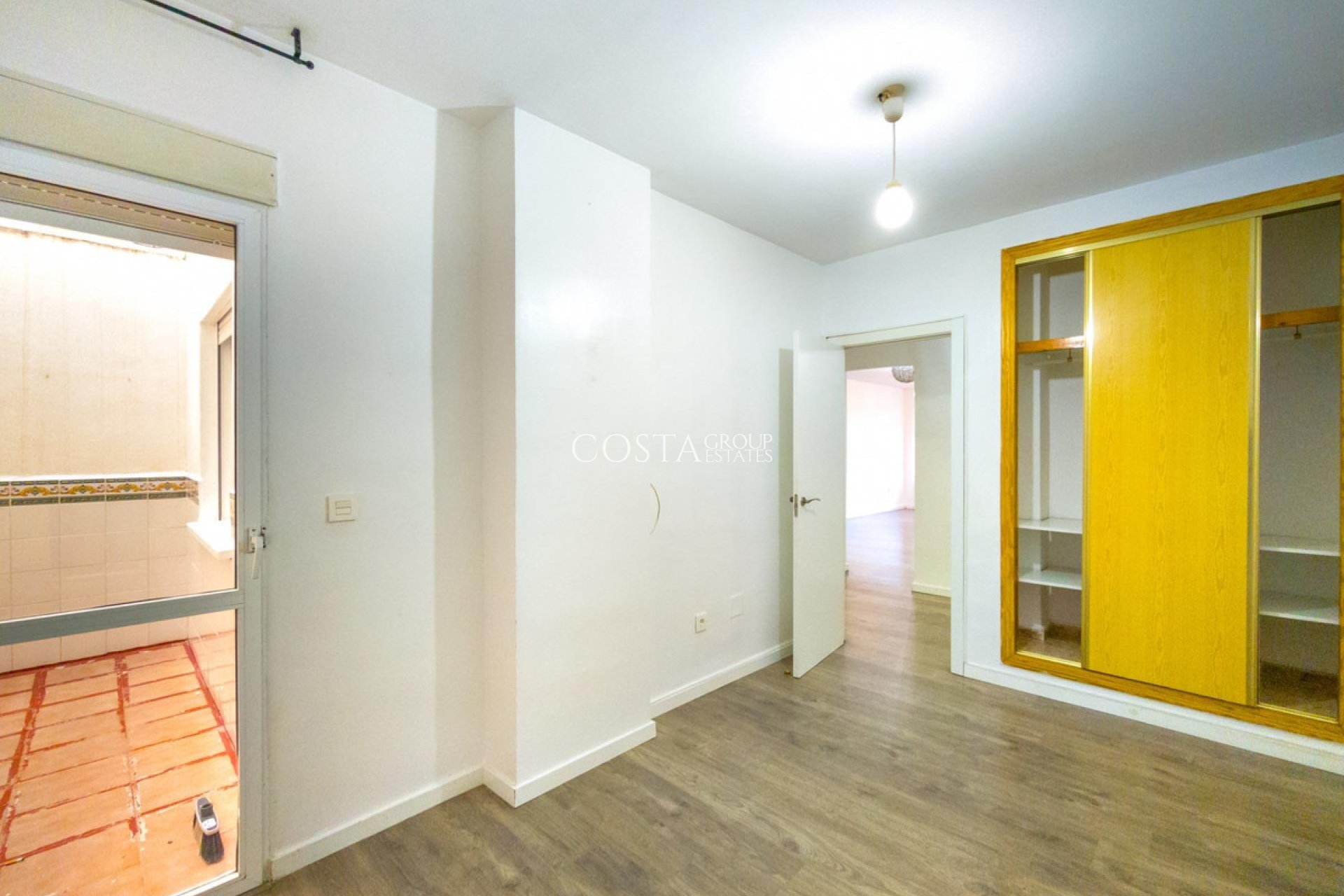 Resale - Apartments -
Torrevieja - Torrevieja Centro