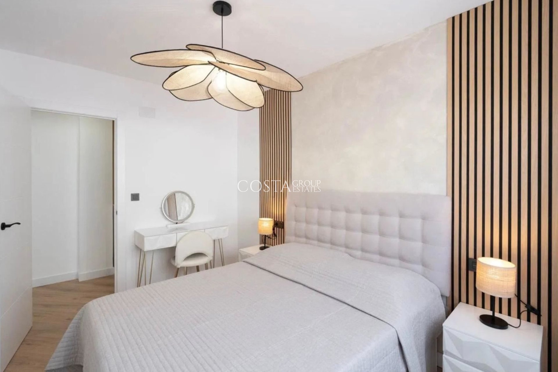 Resale - Apartments -
Torrevieja - Torrevieja Centro