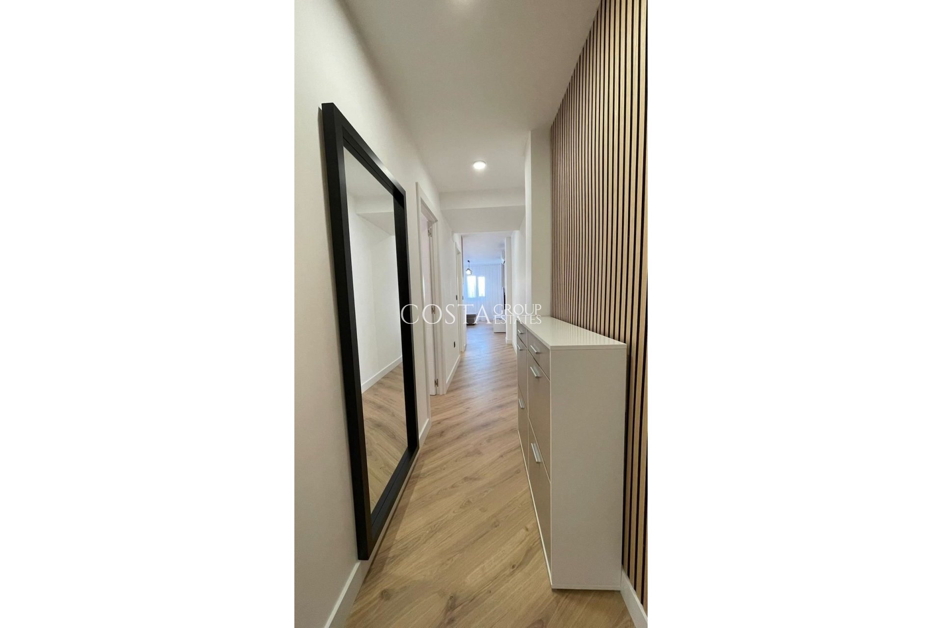 Resale - Apartments -
Torrevieja - Torrevieja Centro