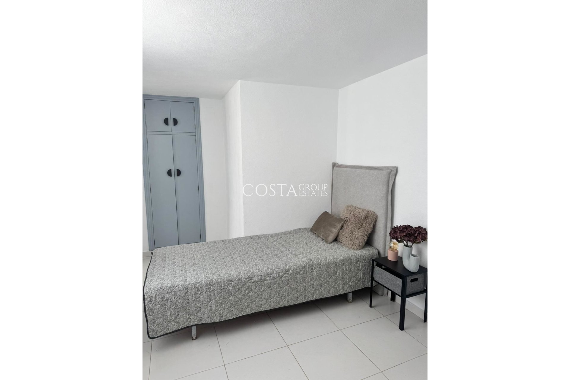 Resale - Apartments -
Torrevieja - Torrevieja Centro