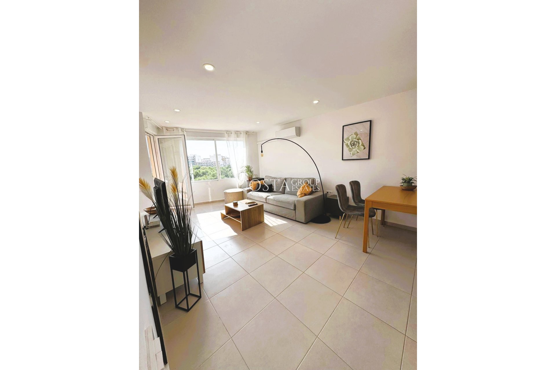 Resale - Apartments -
Torrevieja - Torrevieja Centro