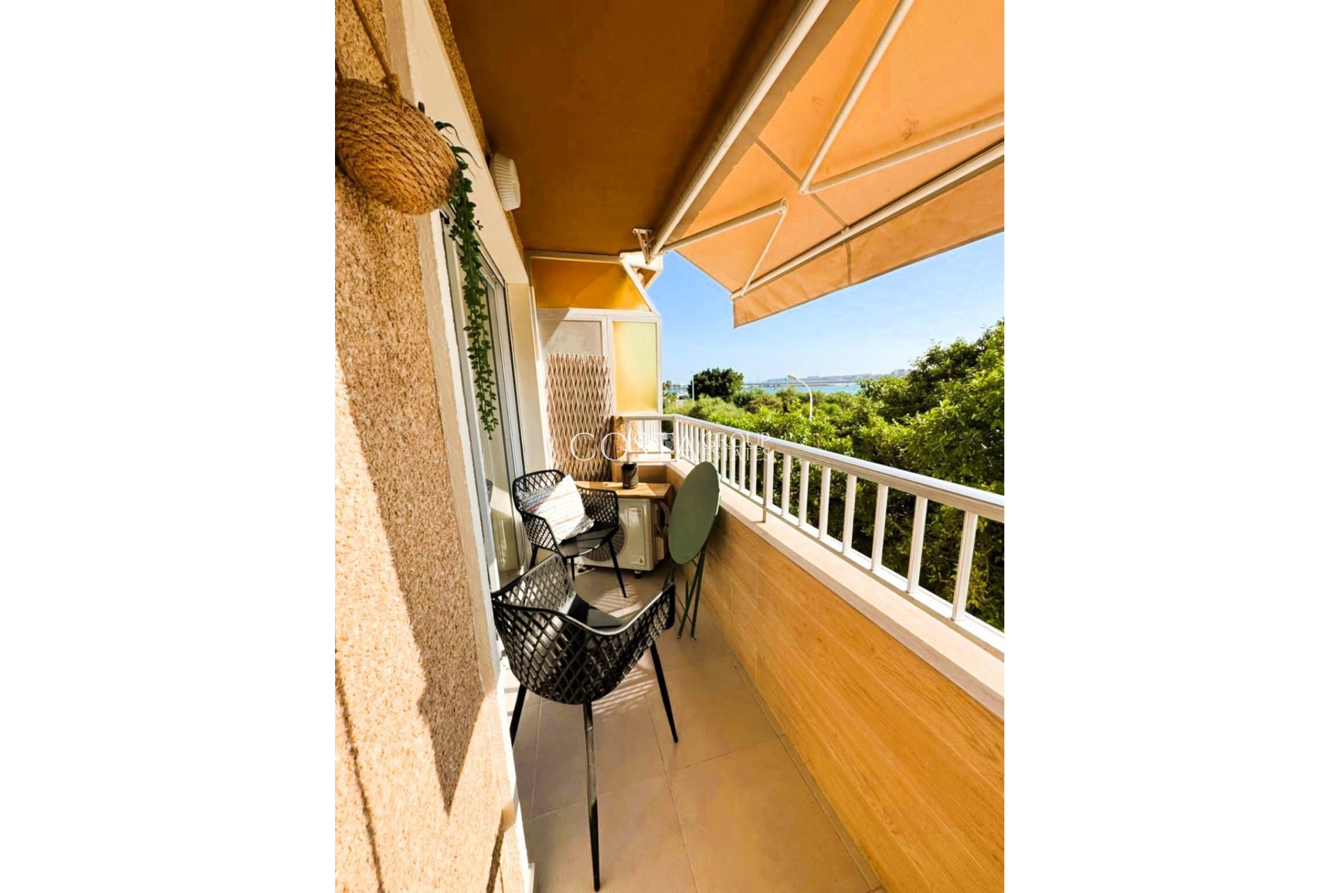 Resale - Apartments -
Torrevieja - Torrevieja Centro