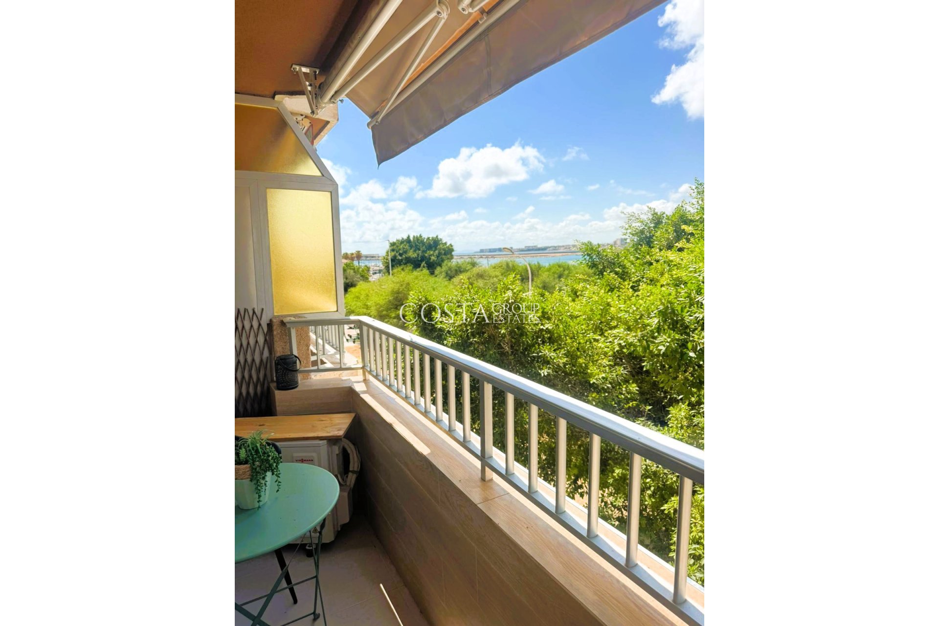 Resale - Apartments -
Torrevieja - Torrevieja Centro