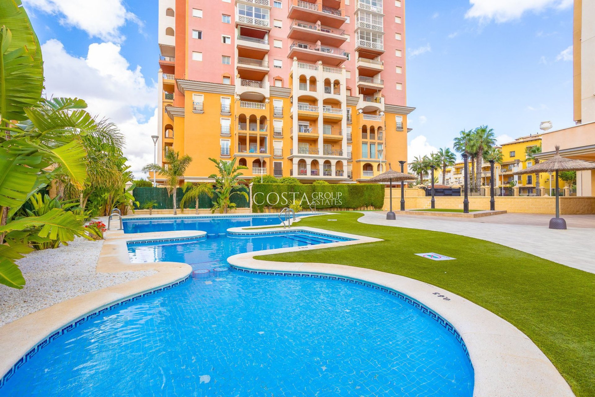 Resale - Apartments -
Torrevieja - Torrevieja Centro