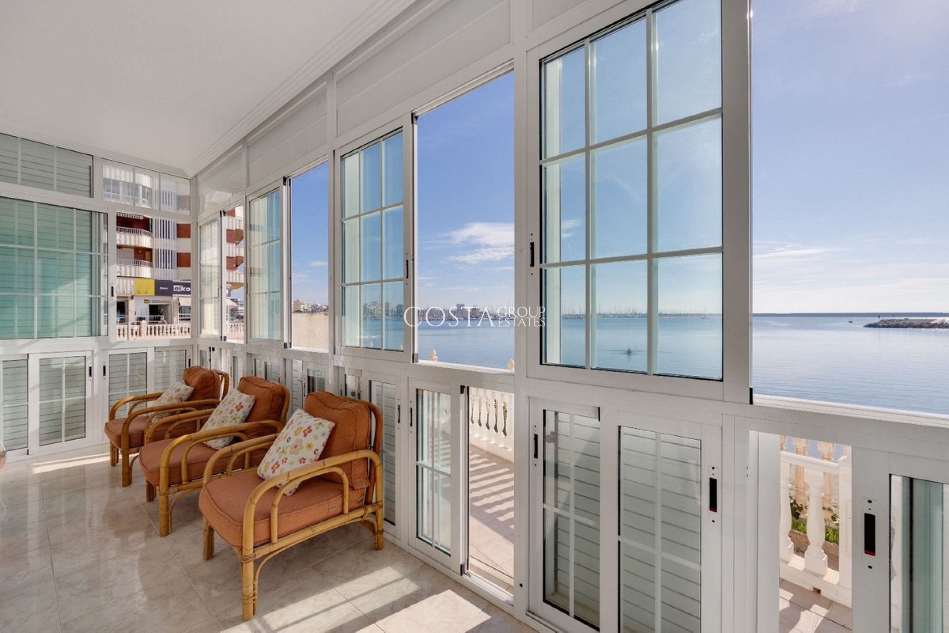 Resale - Apartments -
Torrevieja - Torrevieja Centro