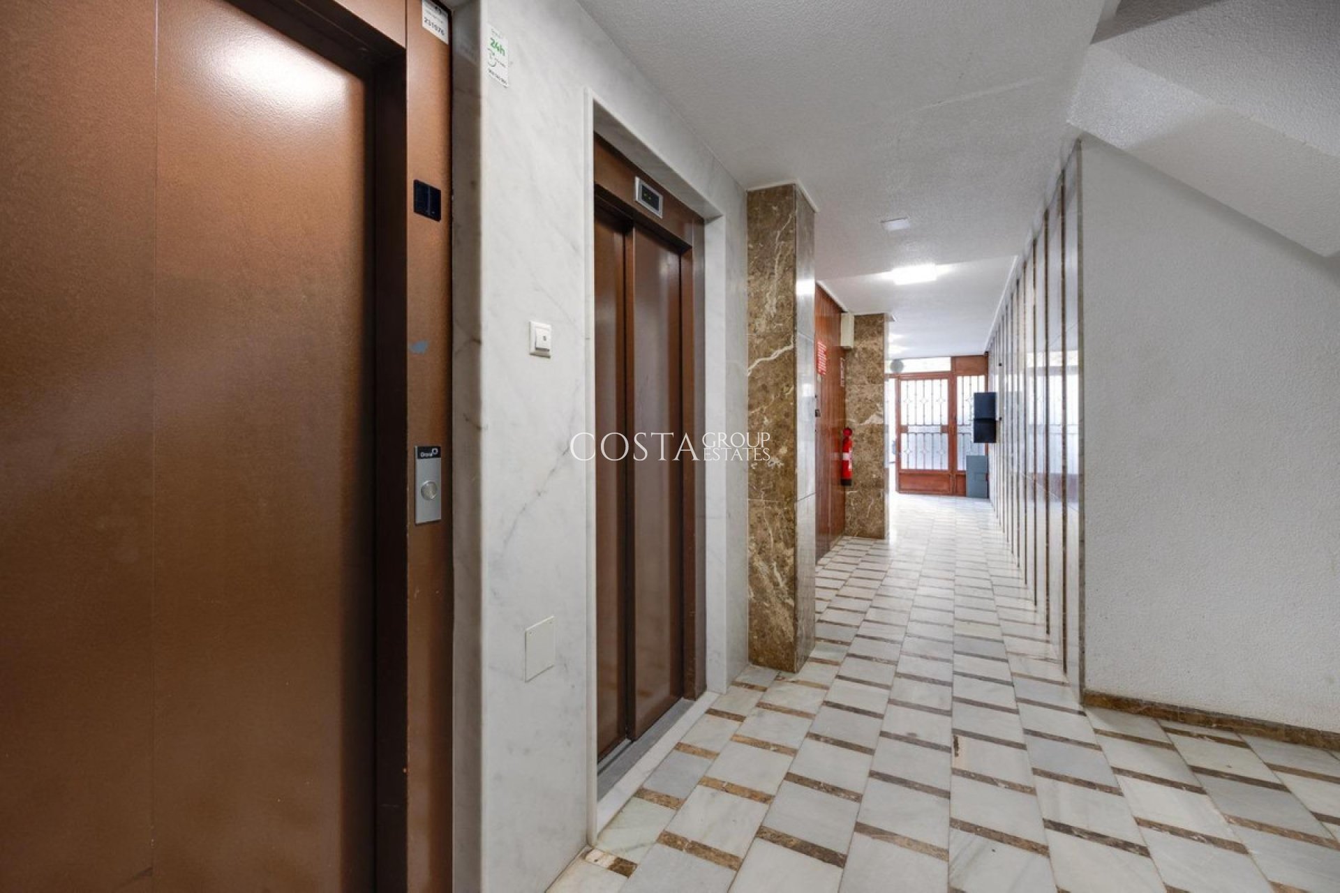 Resale - Apartments -
Torrevieja - Torrevieja Centro