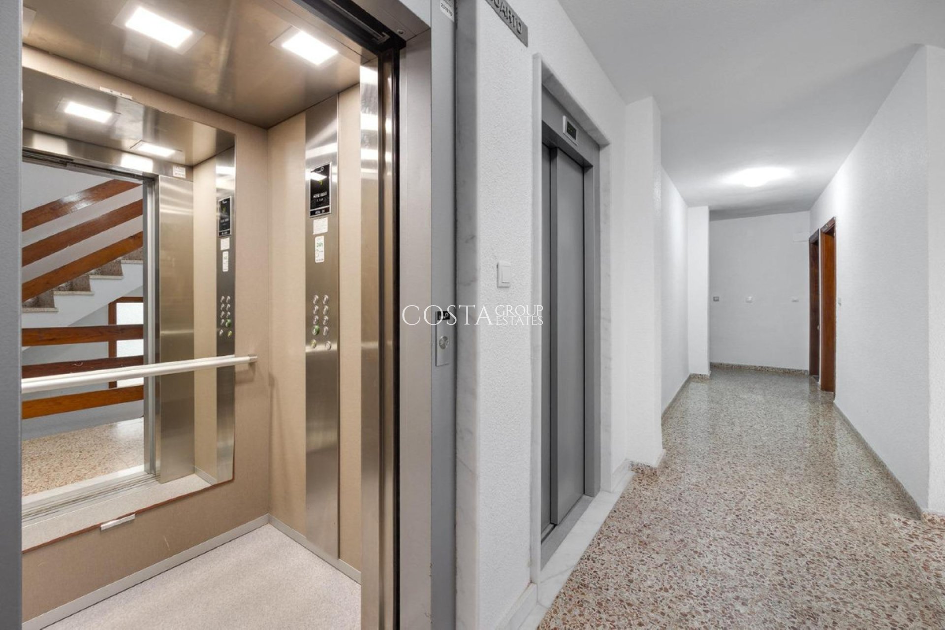 Resale - Apartments -
Torrevieja - Torrevieja Centro