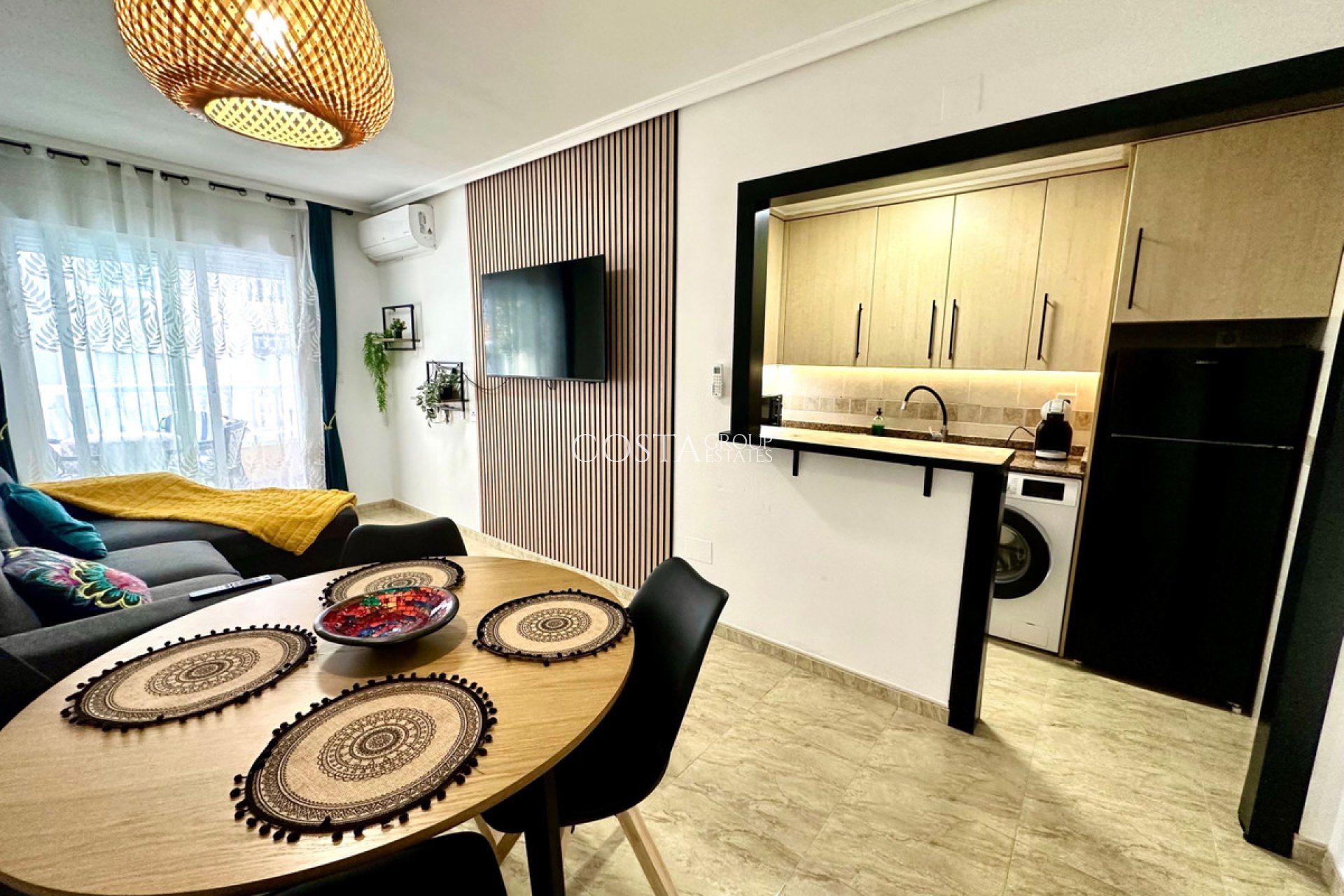 Resale - Apartments -
Torrevieja - Torrevieja Centro