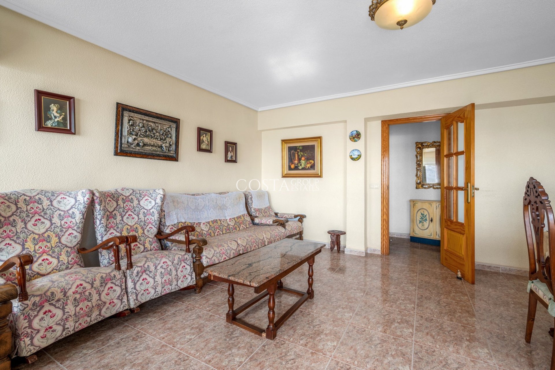 Resale - Apartments -
Torrevieja - Torrevieja Centro