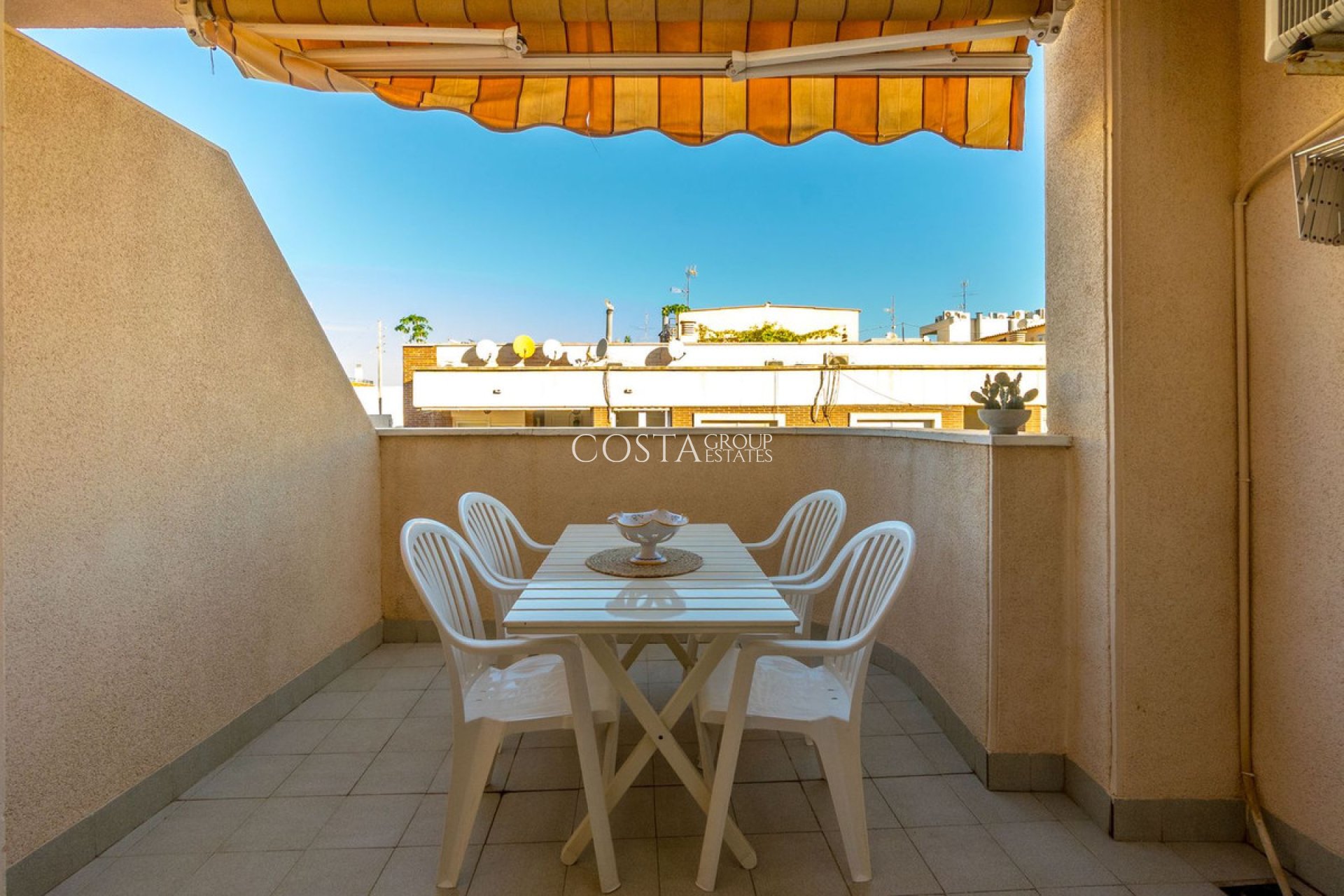 Resale - Apartments -
Torrevieja - Torrevieja Centro