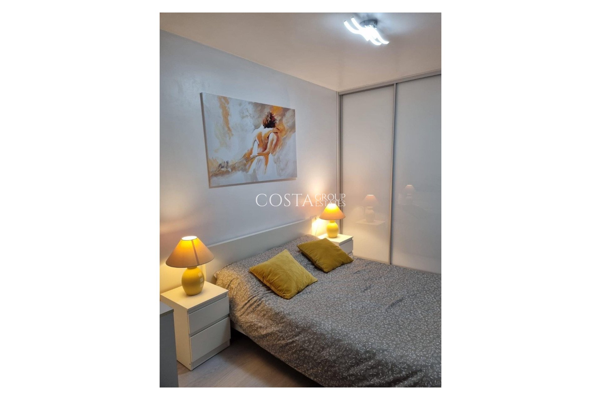 Resale - Apartments -
Torrevieja