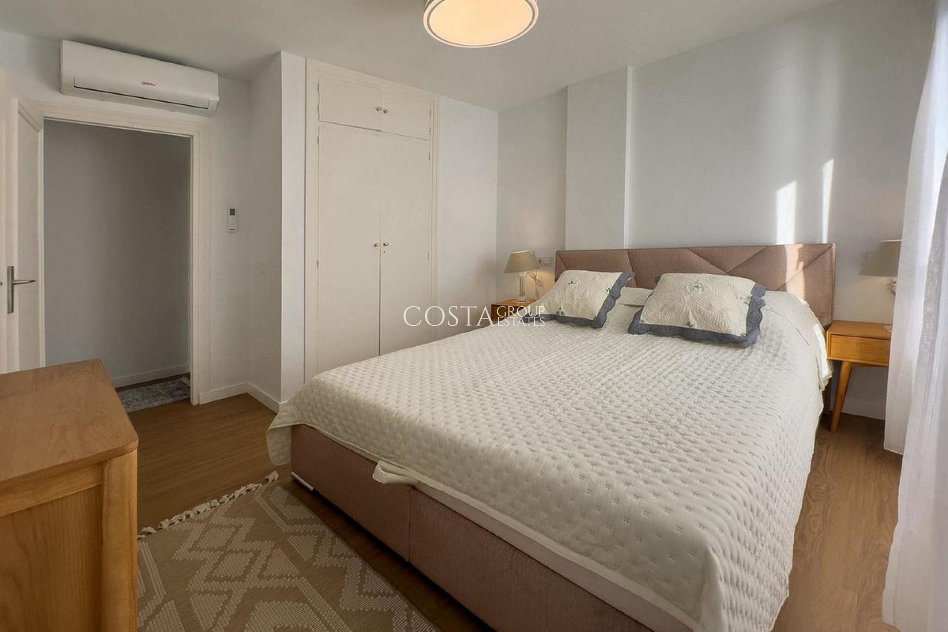 Resale - Apartments -
Torrevieja