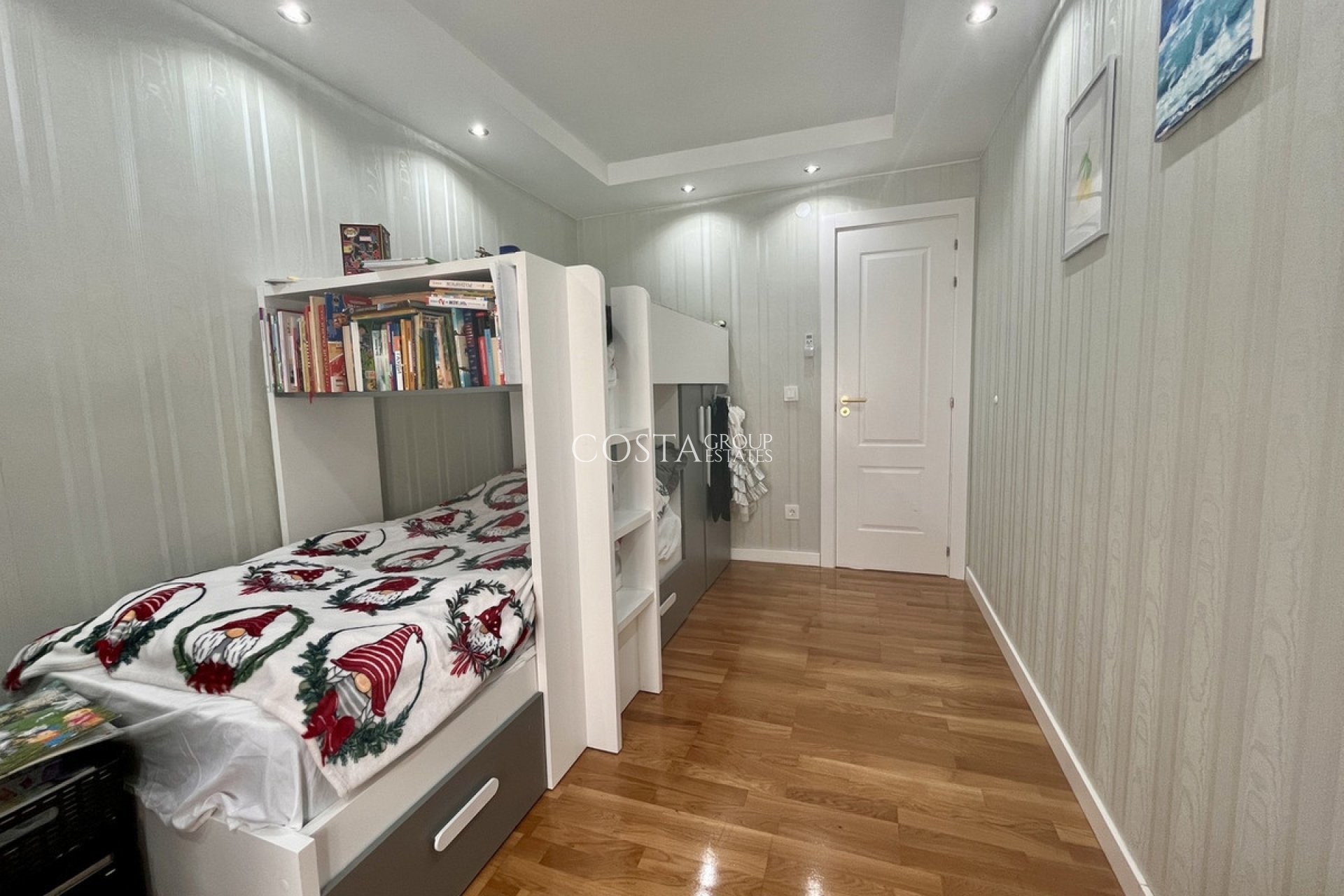 Resale - Apartments -
Torrevieja