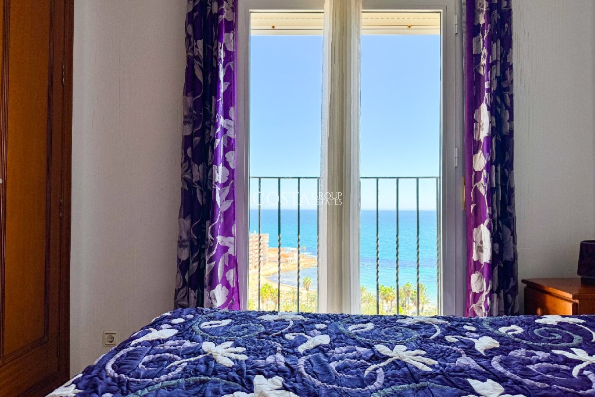 Resale - Apartments -
Torrevieja