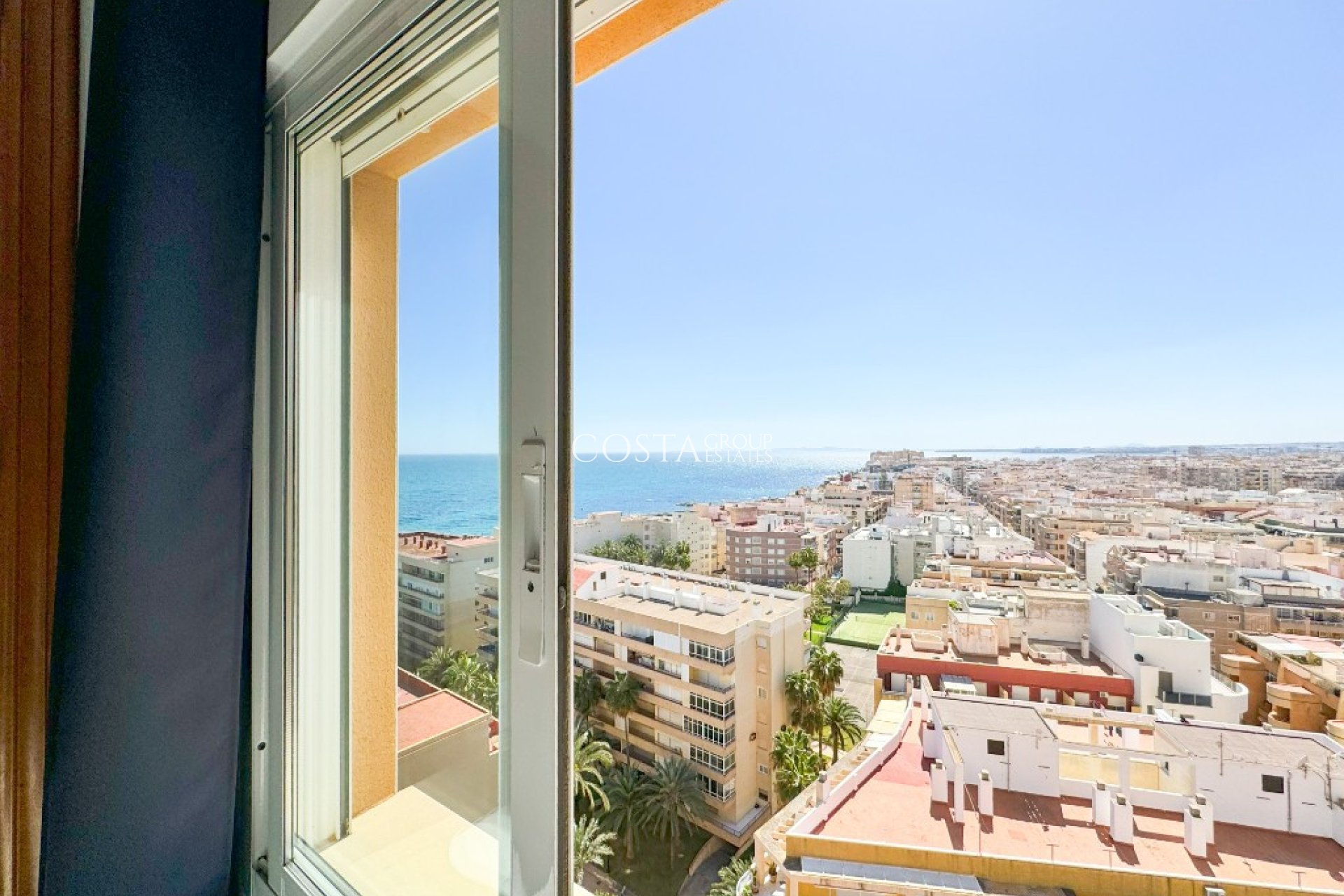 Resale - Apartments -
Torrevieja