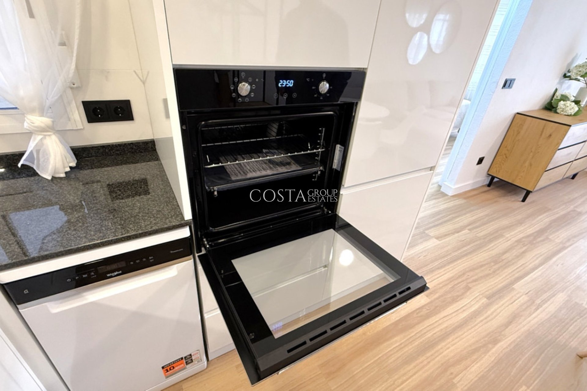 Resale - Apartments -
Torrevieja